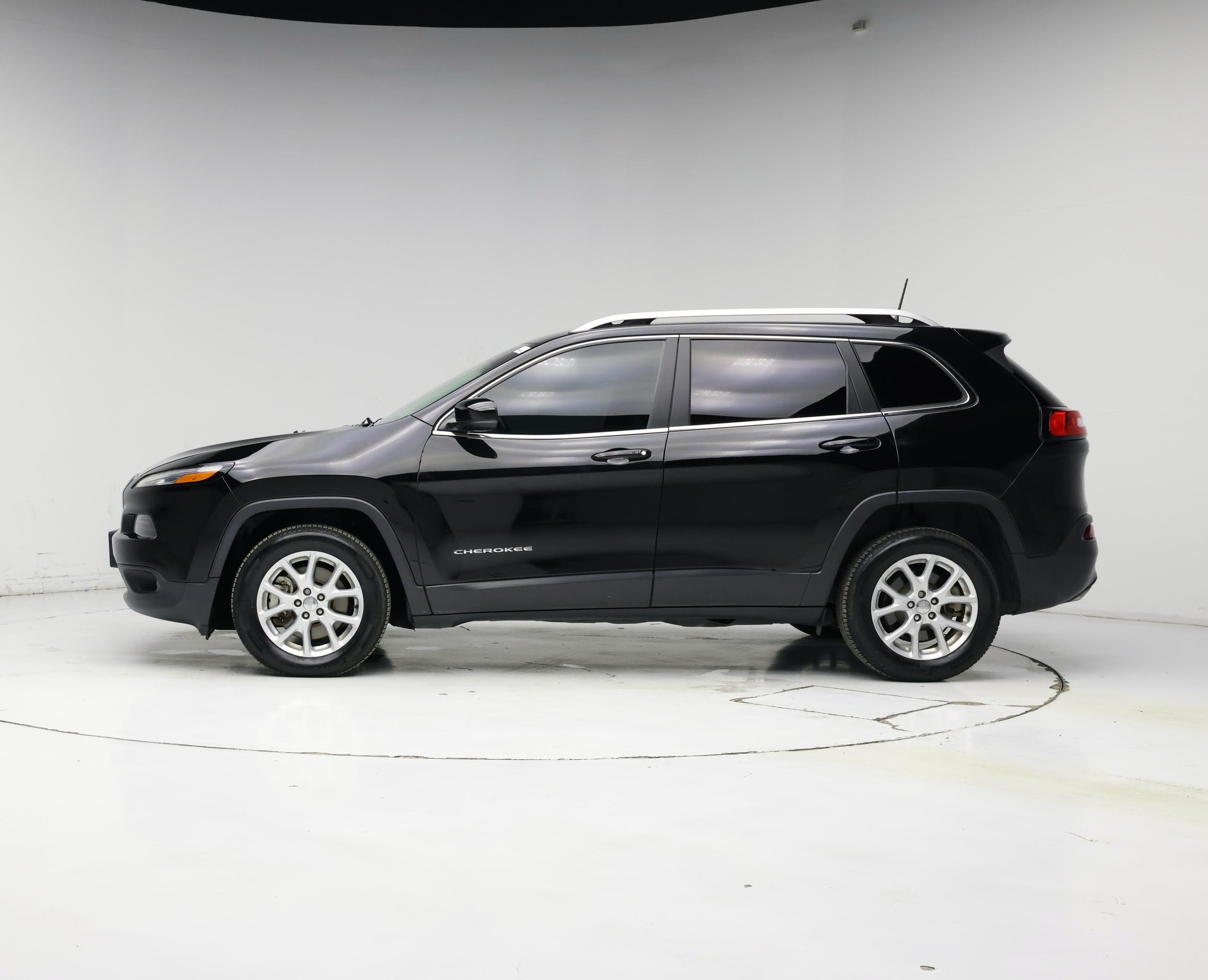 Thumbnail: 2018 Jeep Cherokee - 3