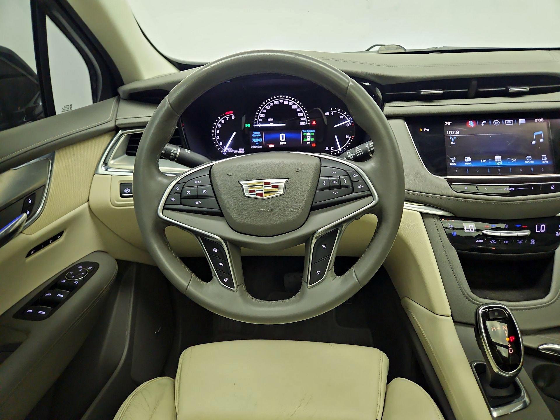 Thumbnail: 2017 Cadillac XT5 - 10