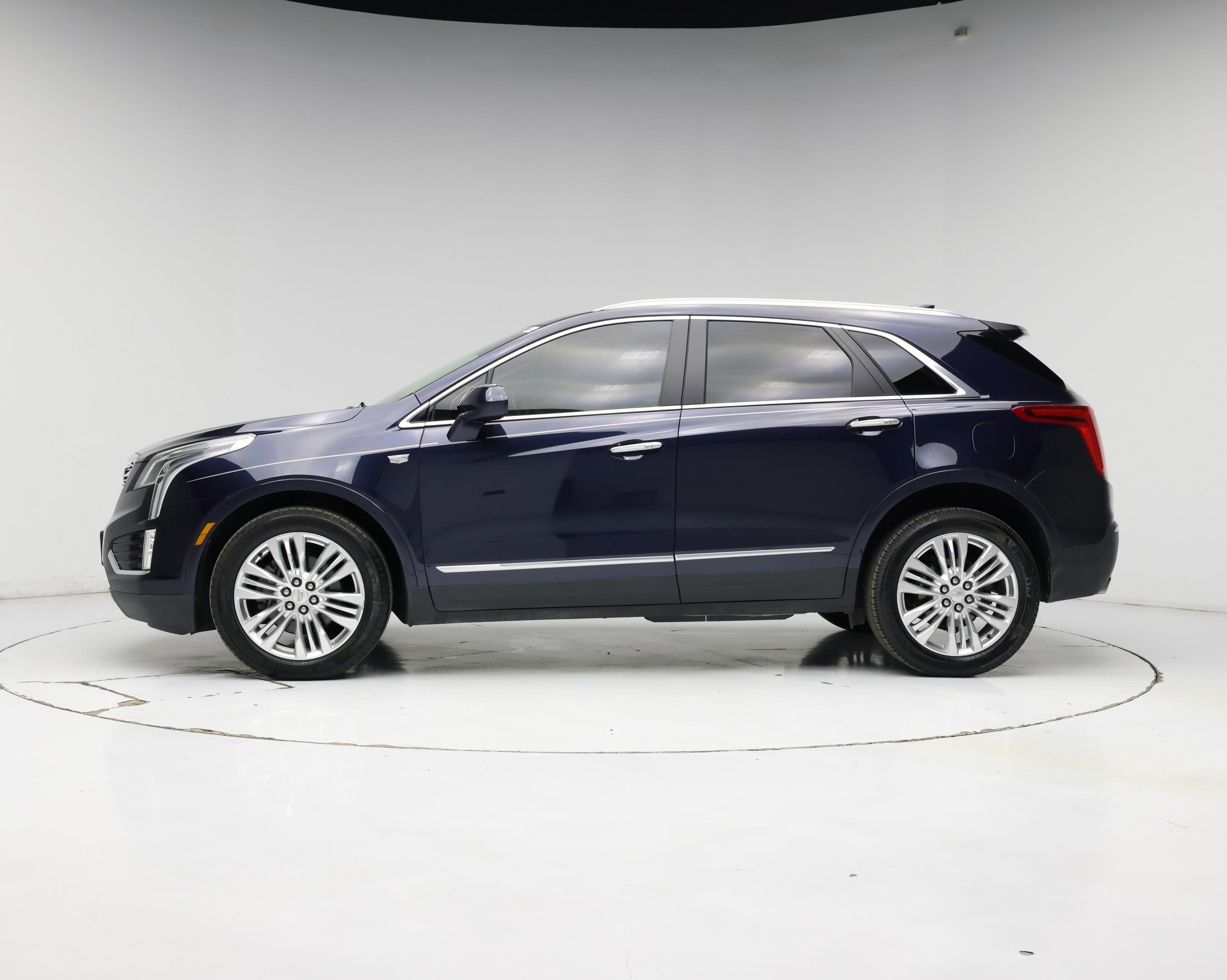 Thumbnail: 2017 Cadillac XT5 - 3