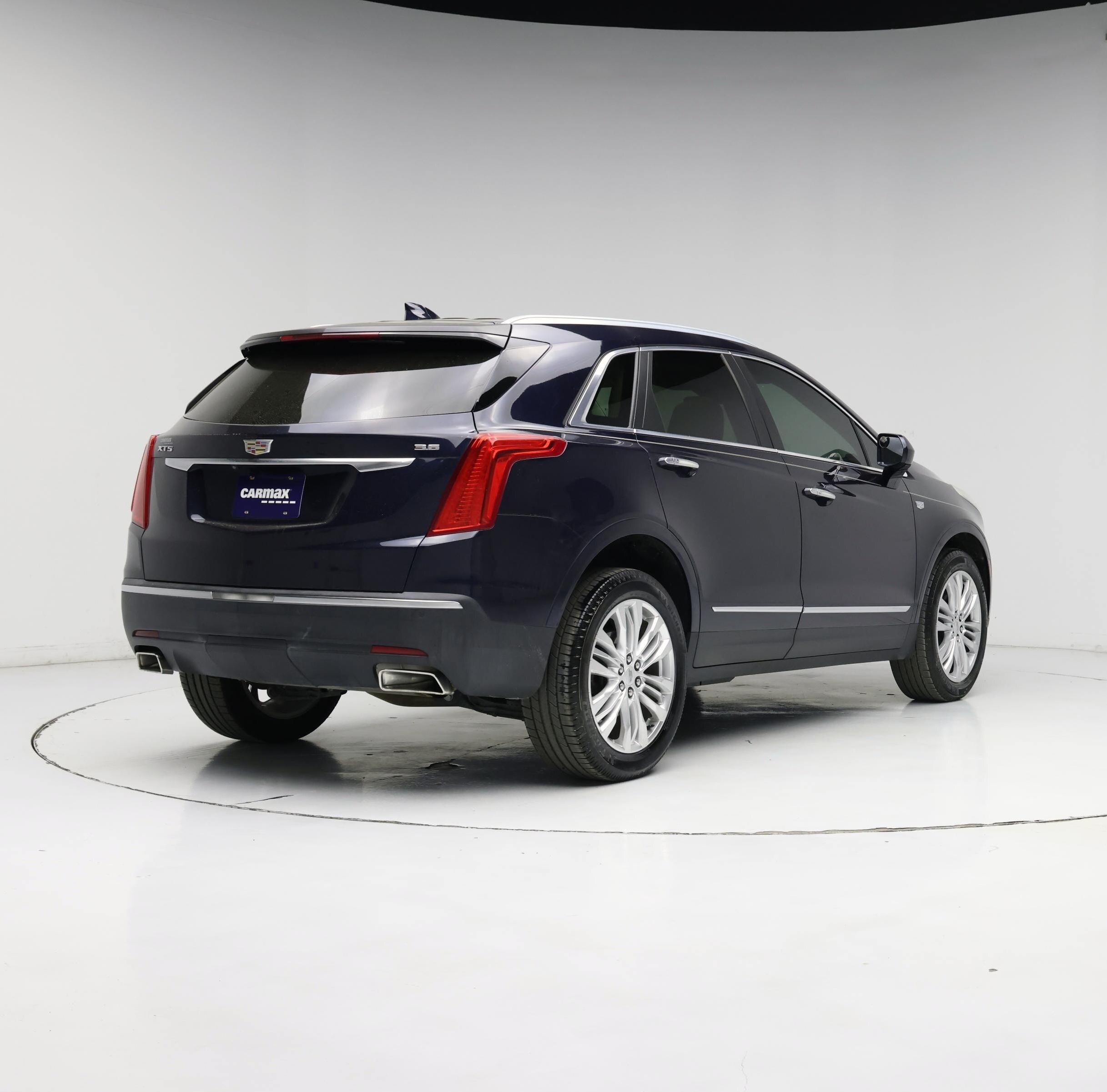 Thumbnail: 2017 Cadillac XT5 - 8