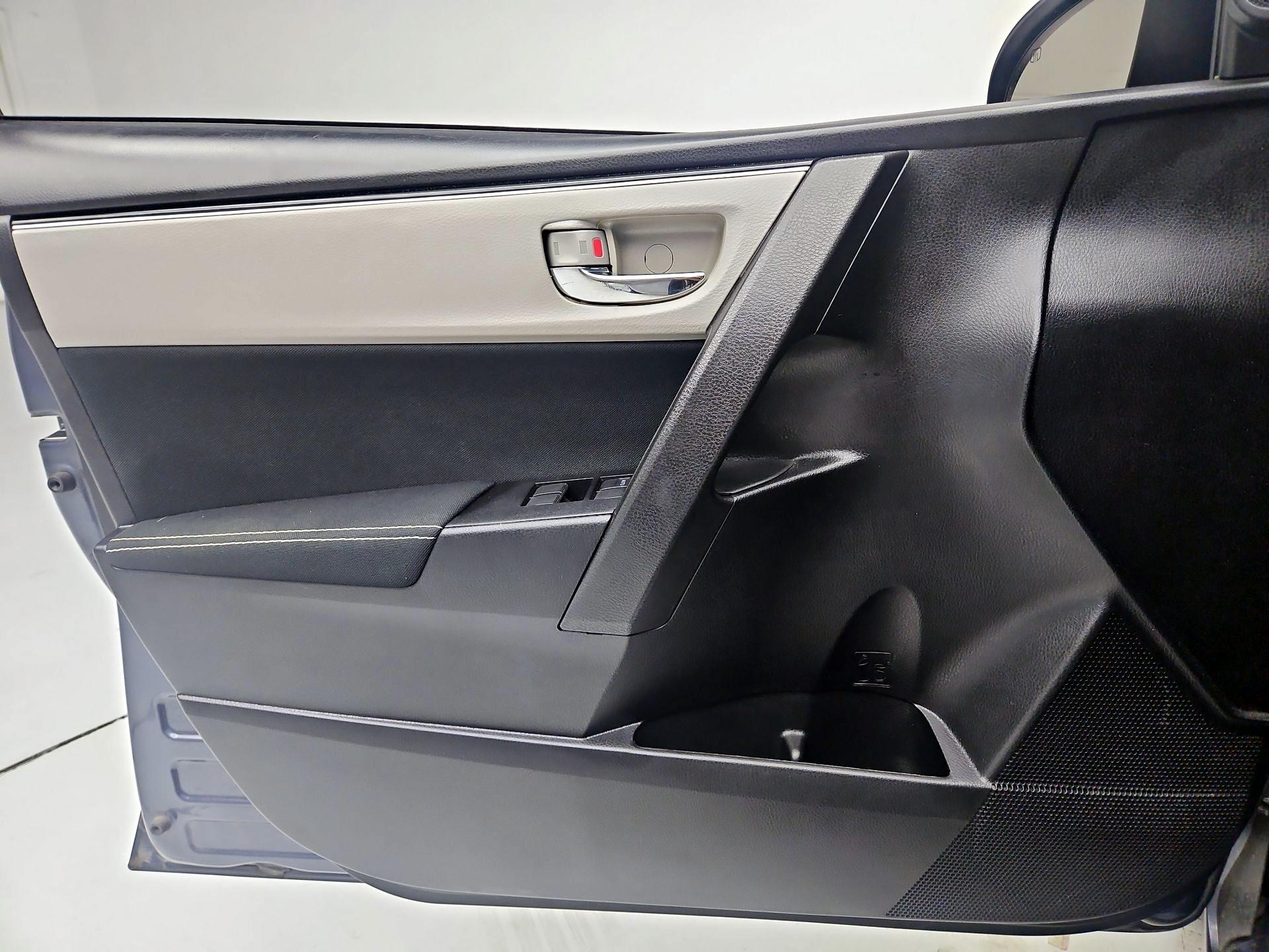 Thumbnail: 2018 Toyota Corolla - 12