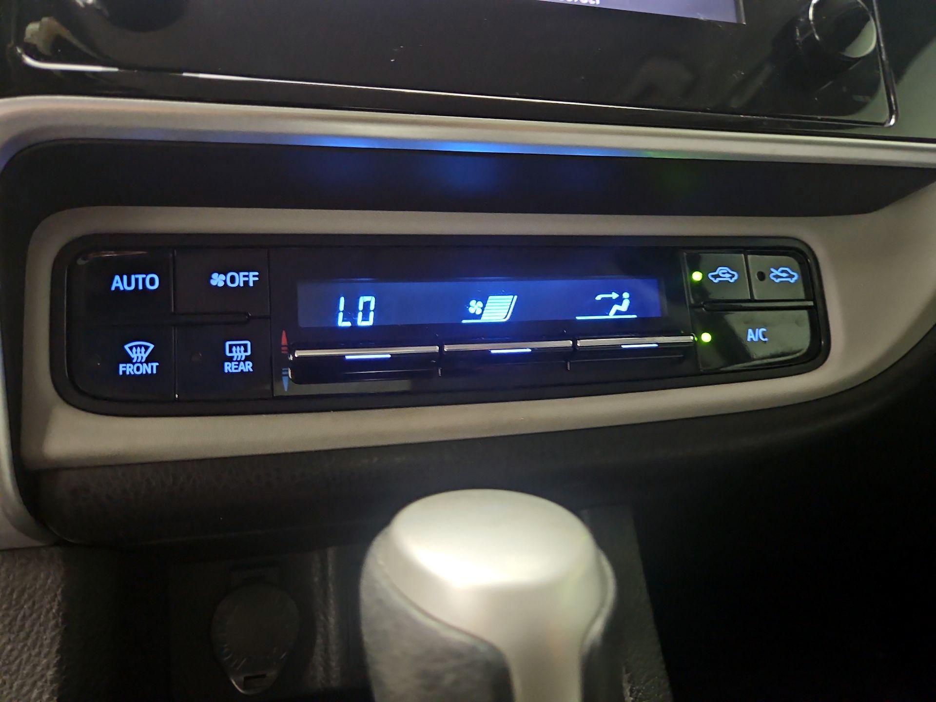 Thumbnail: 2018 Toyota Corolla - 16