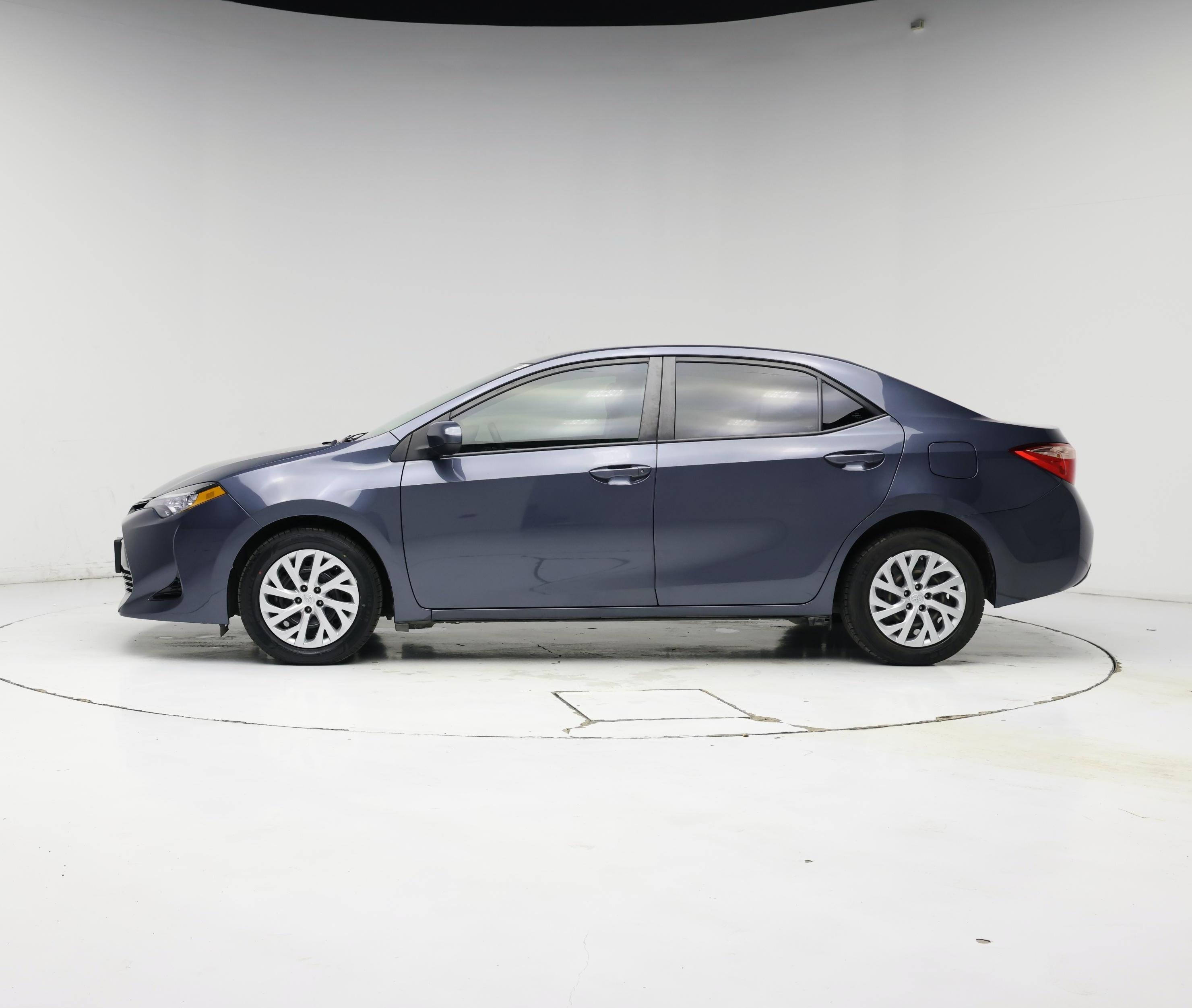 Thumbnail: 2018 Toyota Corolla - 3