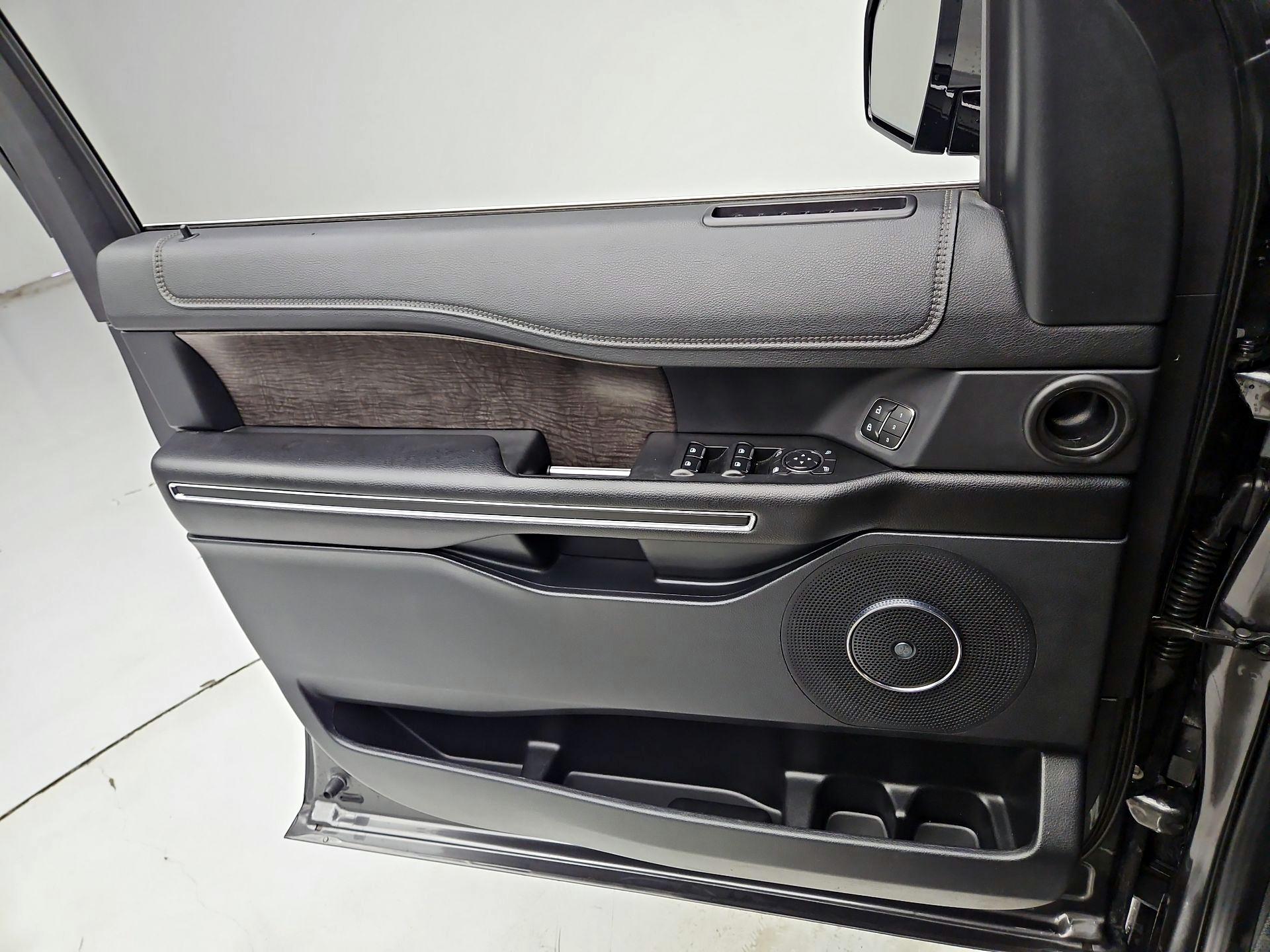 Thumbnail: 2021 Ford Expedition - 12