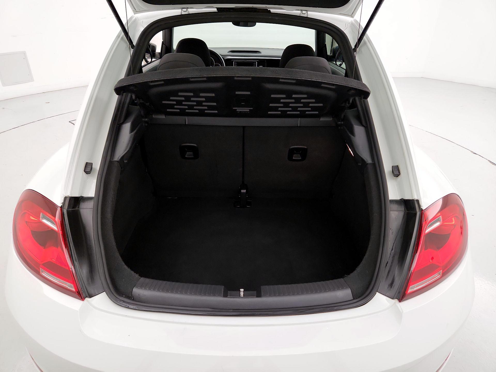 Thumbnail: 2018 Volkswagen Beetle - 19