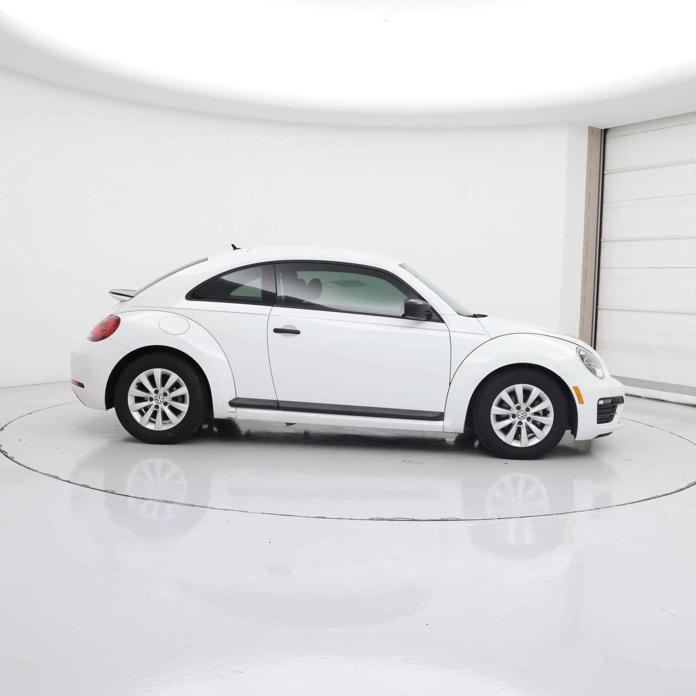 Thumbnail: 2018 Volkswagen Beetle - 7