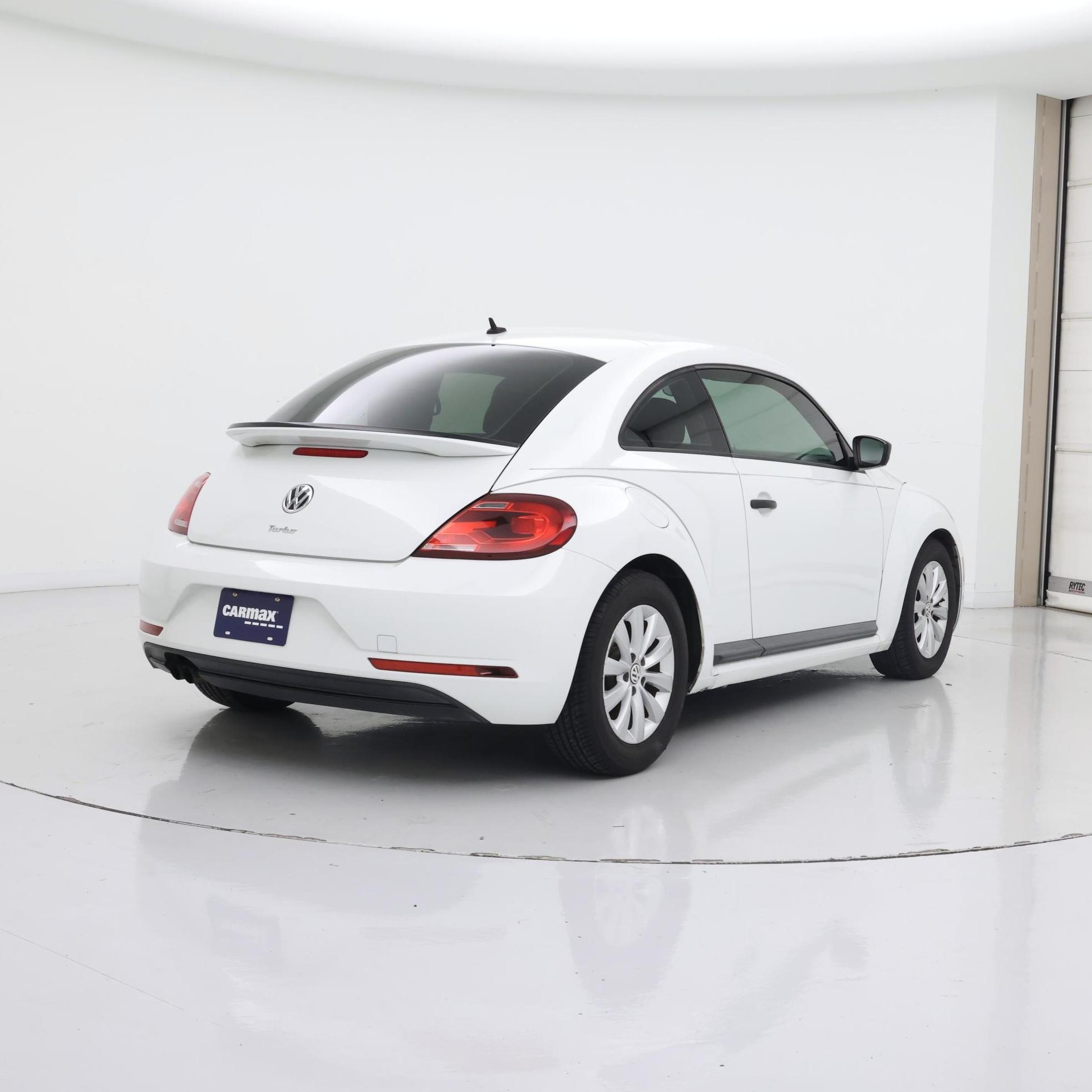 Thumbnail: 2018 Volkswagen Beetle - 8