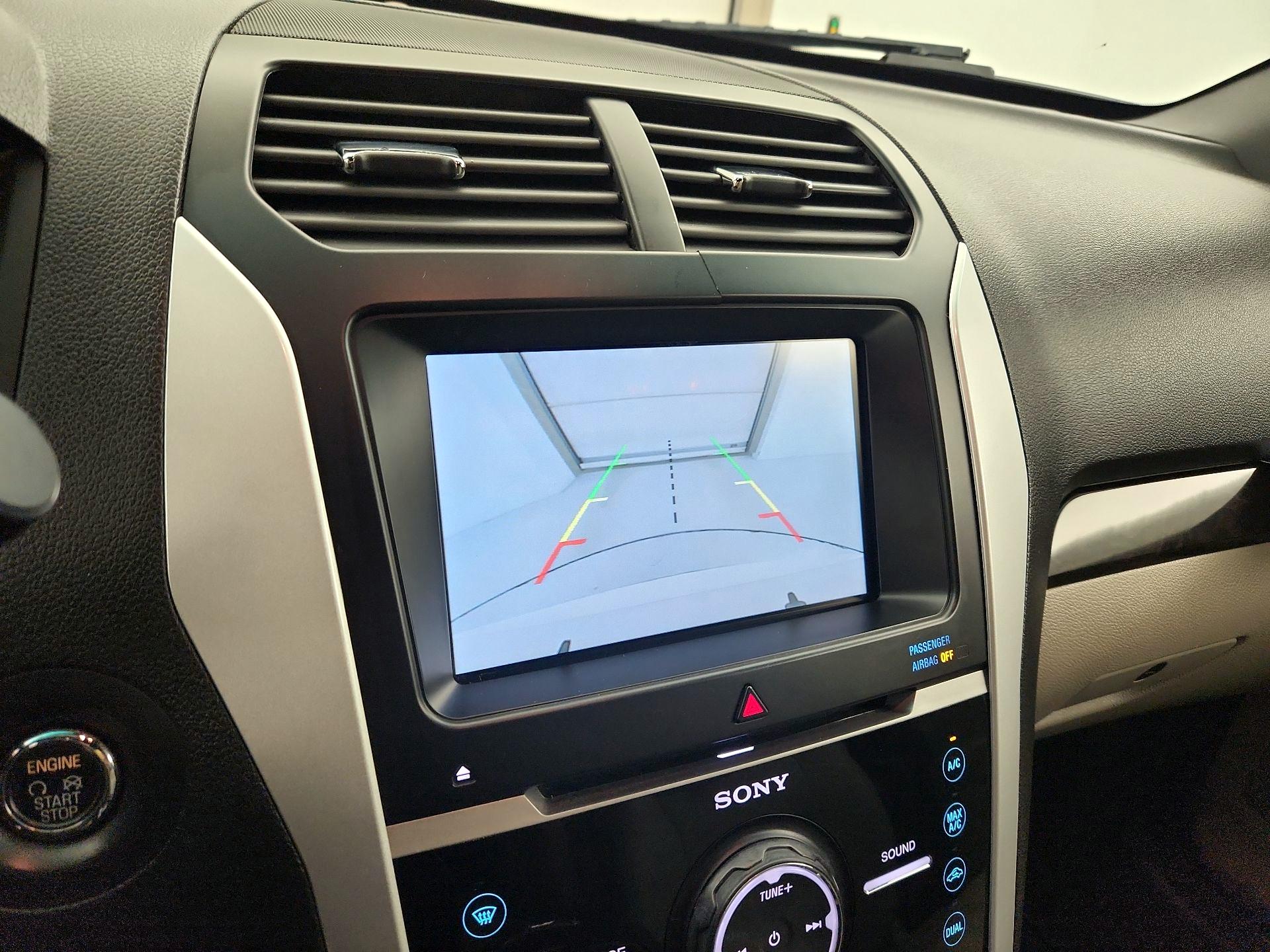 Thumbnail: 2015 Ford Explorer - 14