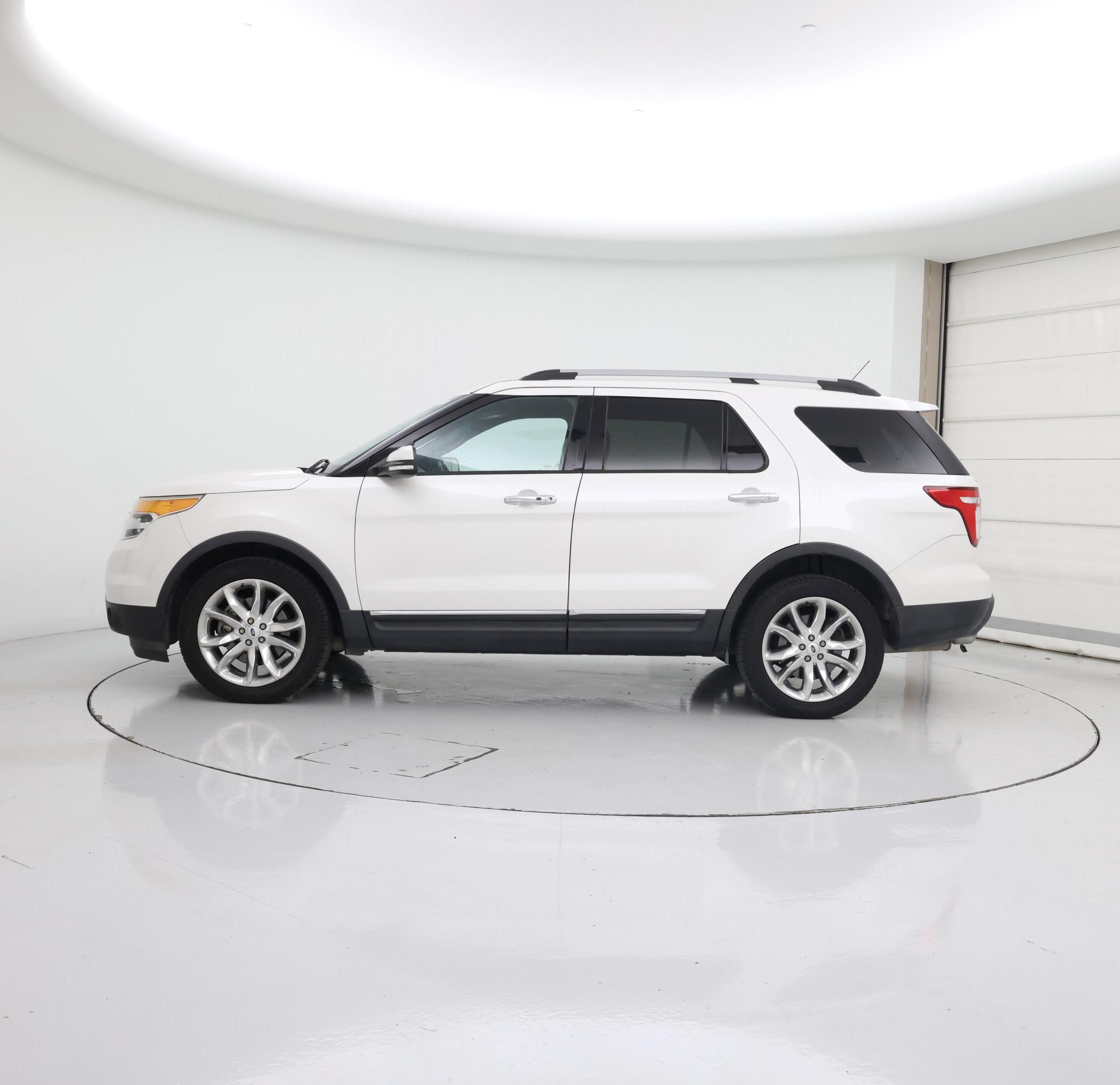 Thumbnail: 2015 Ford Explorer - 3