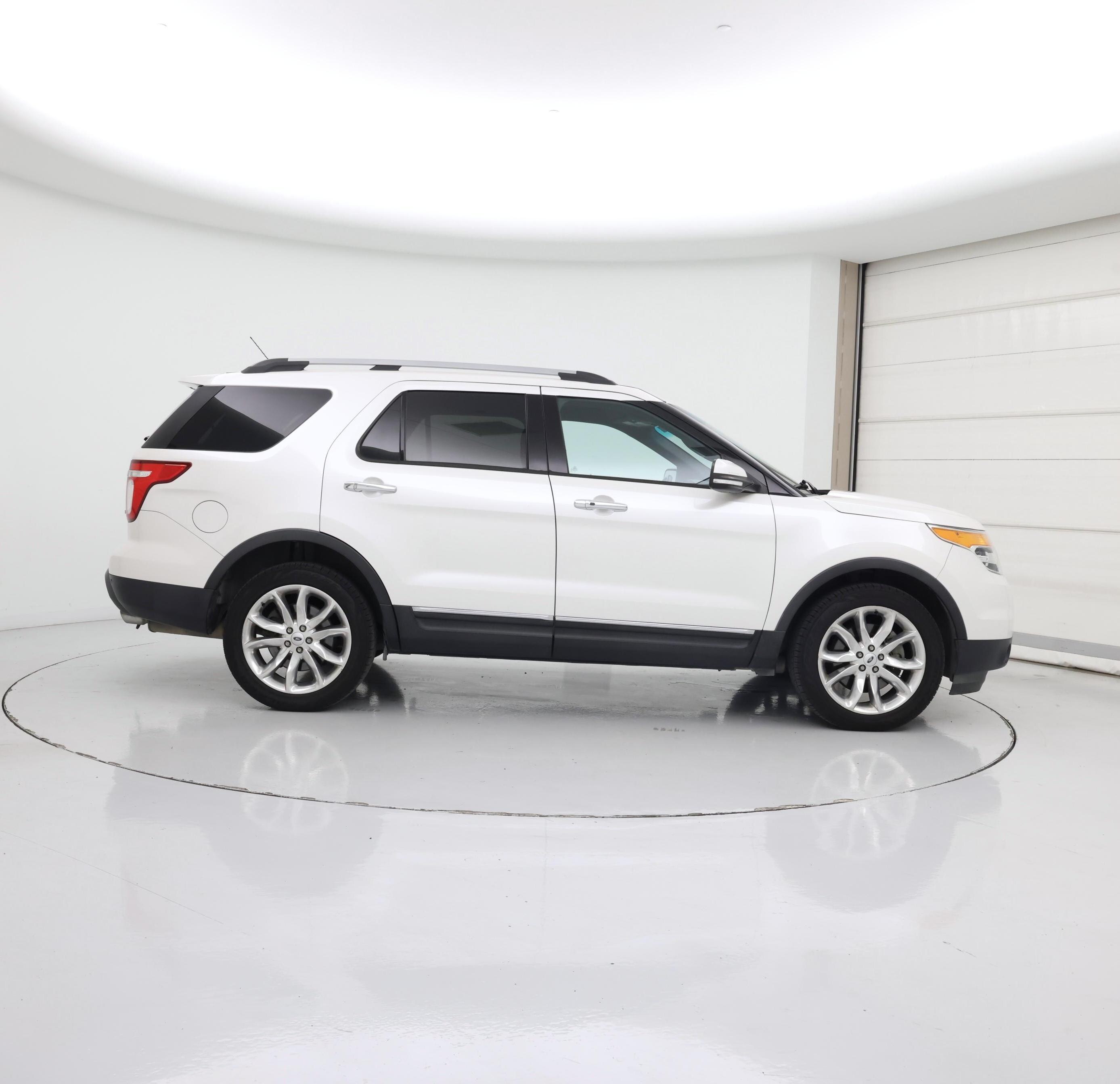 Thumbnail: 2015 Ford Explorer - 7