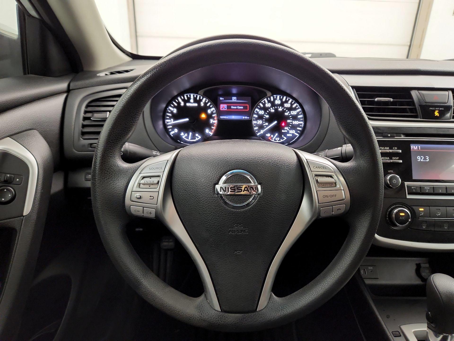 Thumbnail: 2018 Nissan Altima - 10