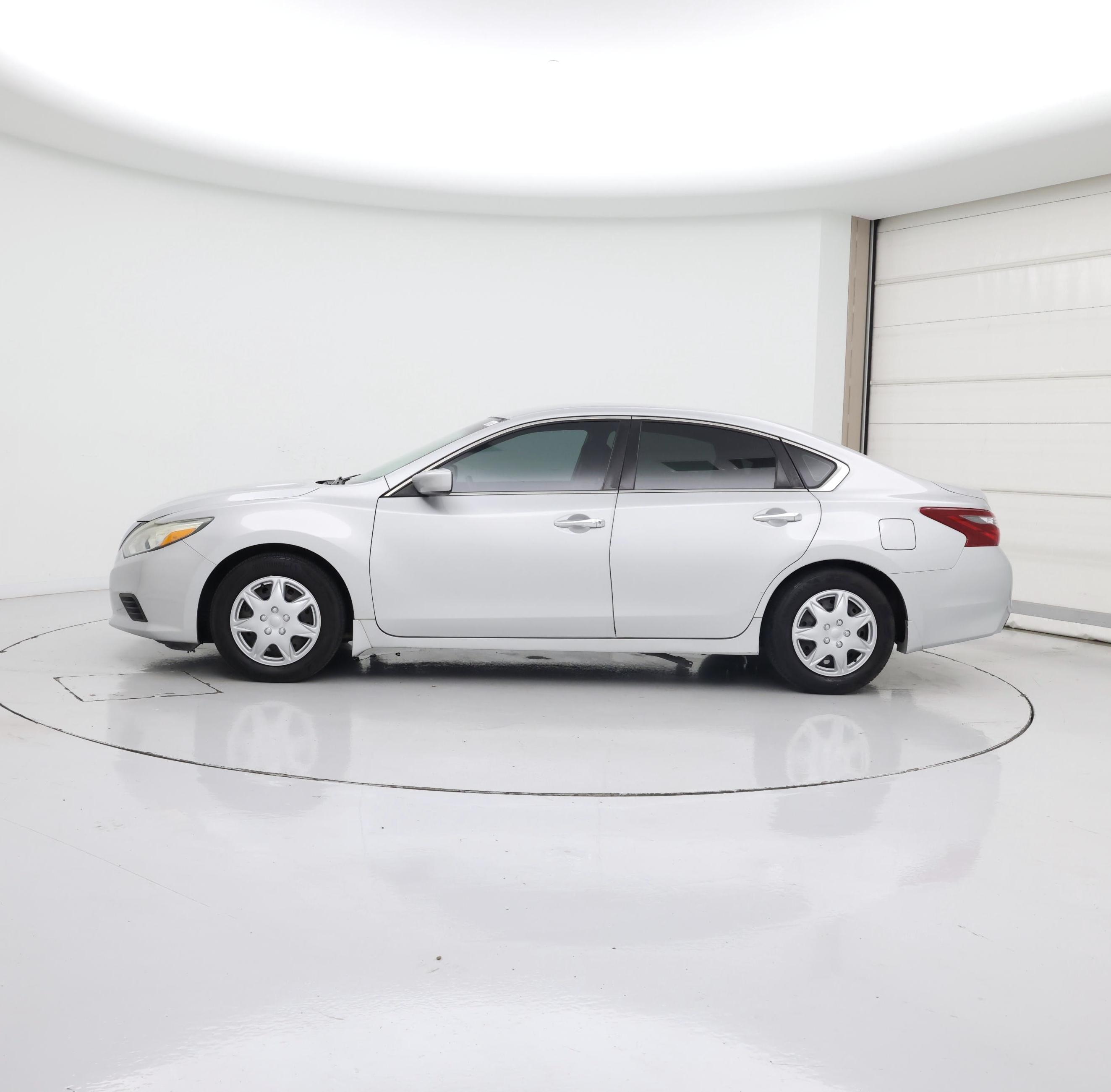 Thumbnail: 2018 Nissan Altima - 3