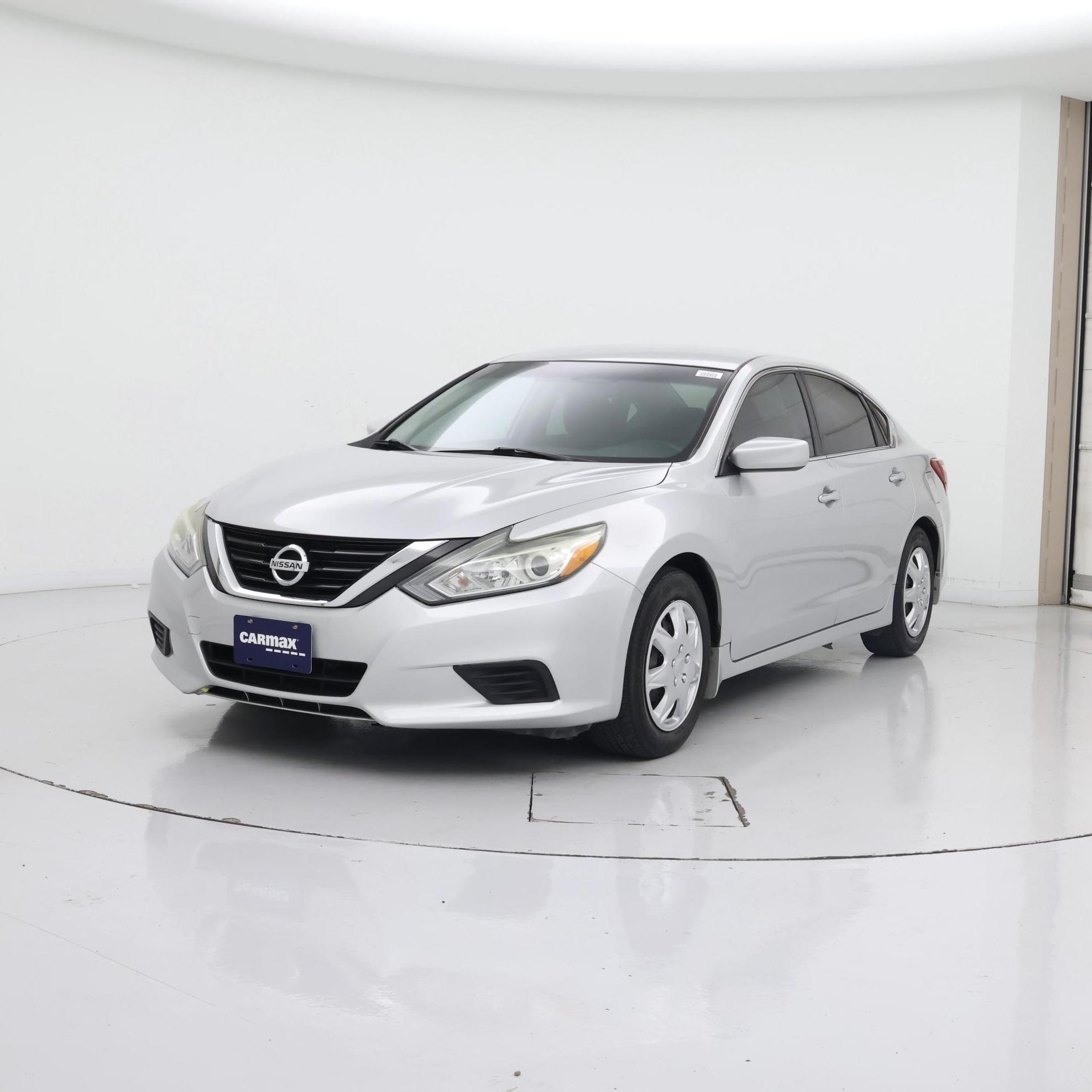 Thumbnail: 2018 Nissan Altima - 4