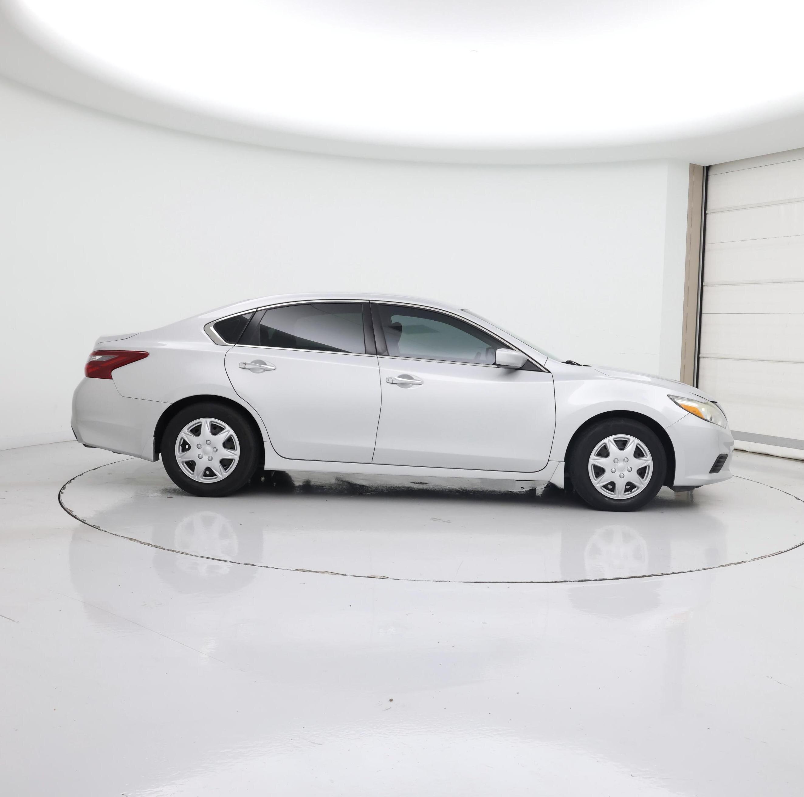 Thumbnail: 2018 Nissan Altima - 7