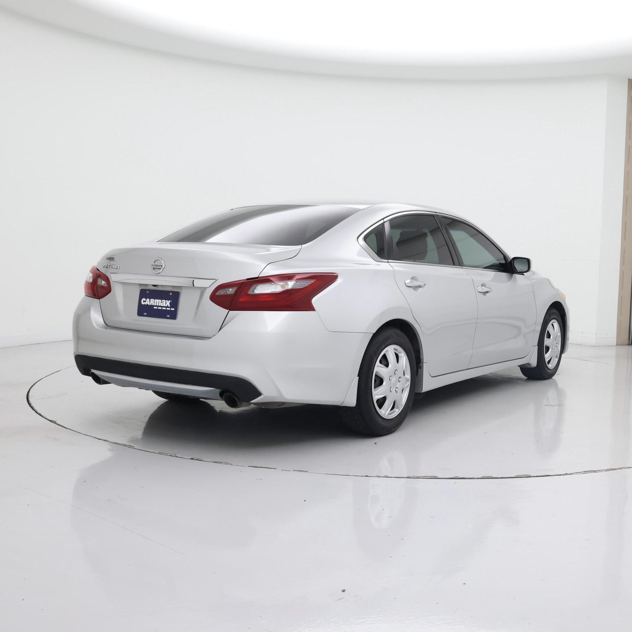 Thumbnail: 2018 Nissan Altima - 8