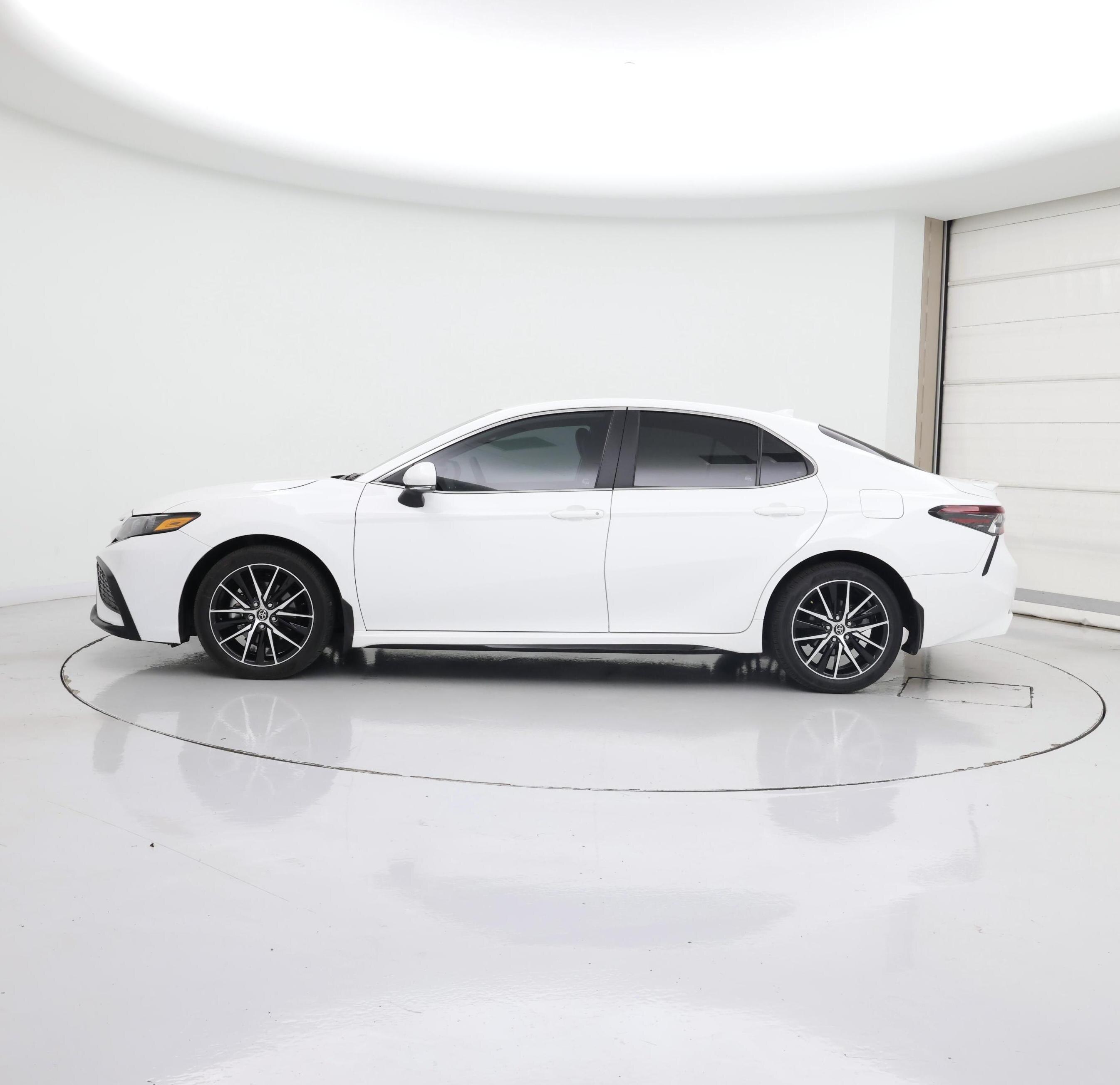 Thumbnail: 2023 Toyota Camry - 3