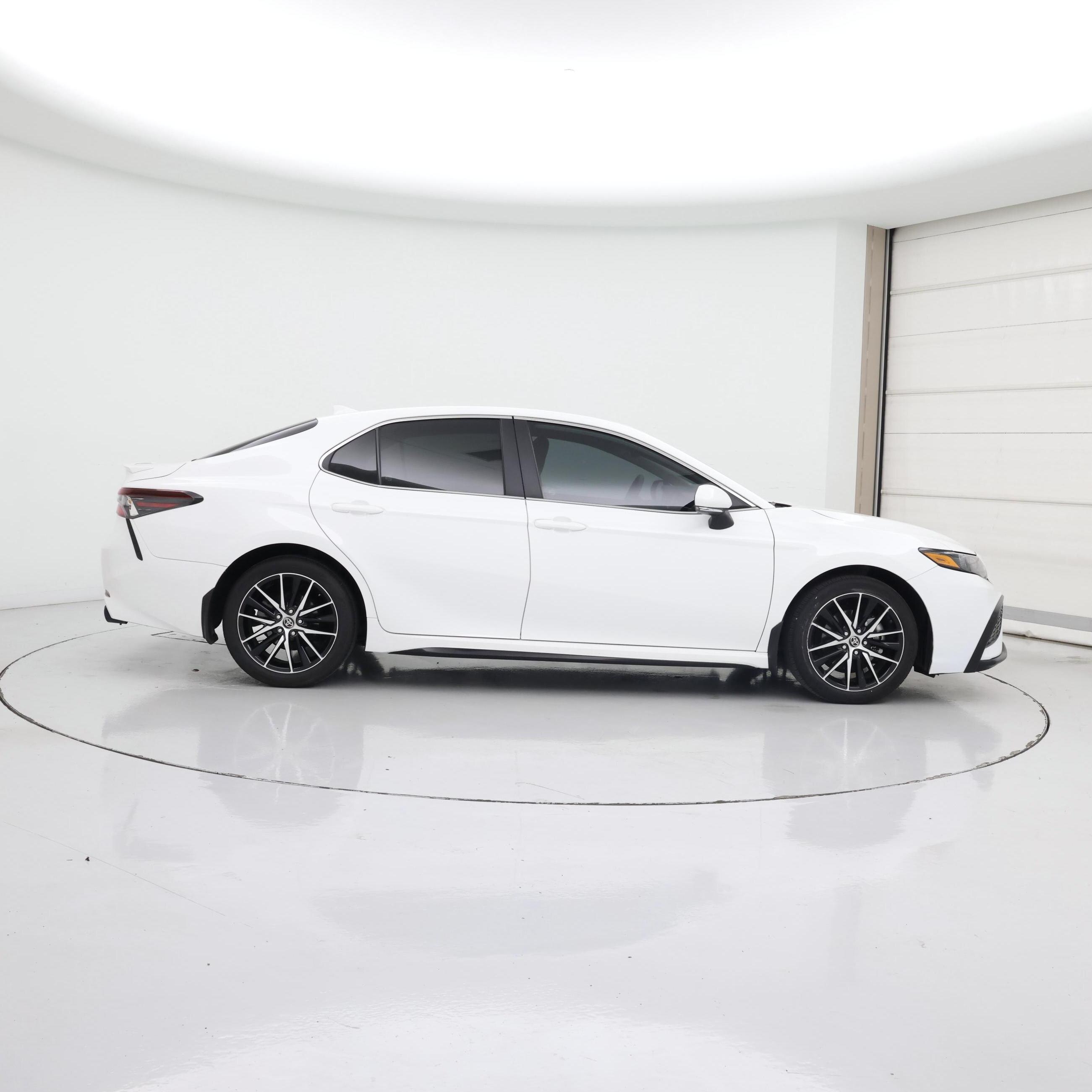 Thumbnail: 2023 Toyota Camry - 7