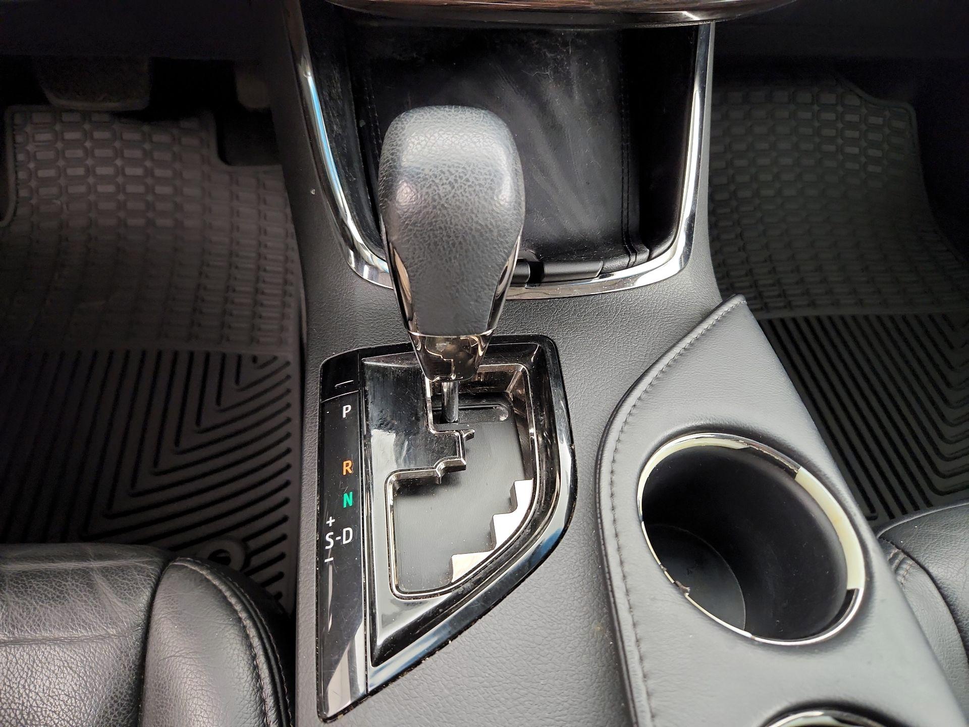 Thumbnail: 2015 Toyota Avalon - 17