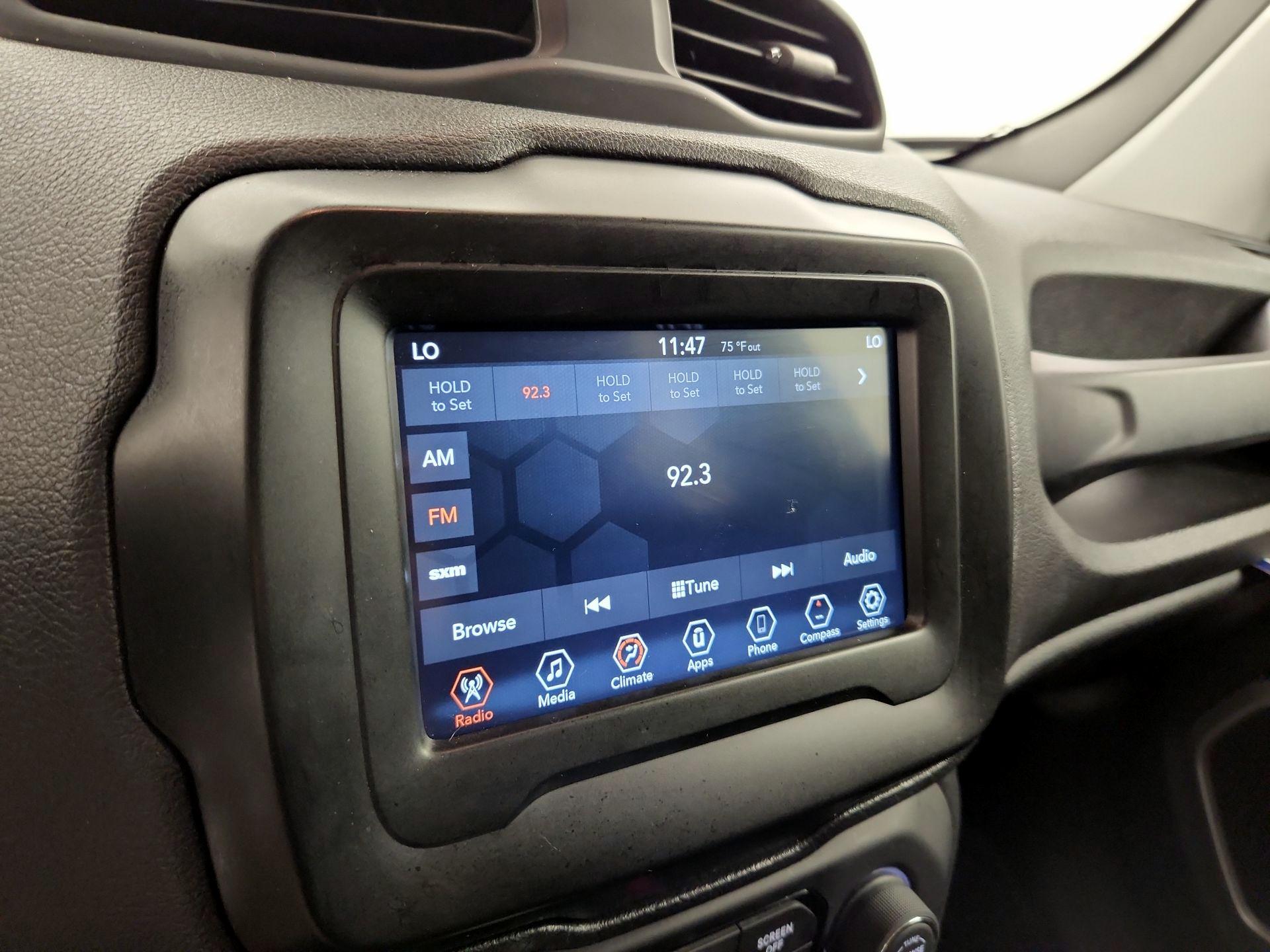 Thumbnail: 2019 Jeep Renegade - 15