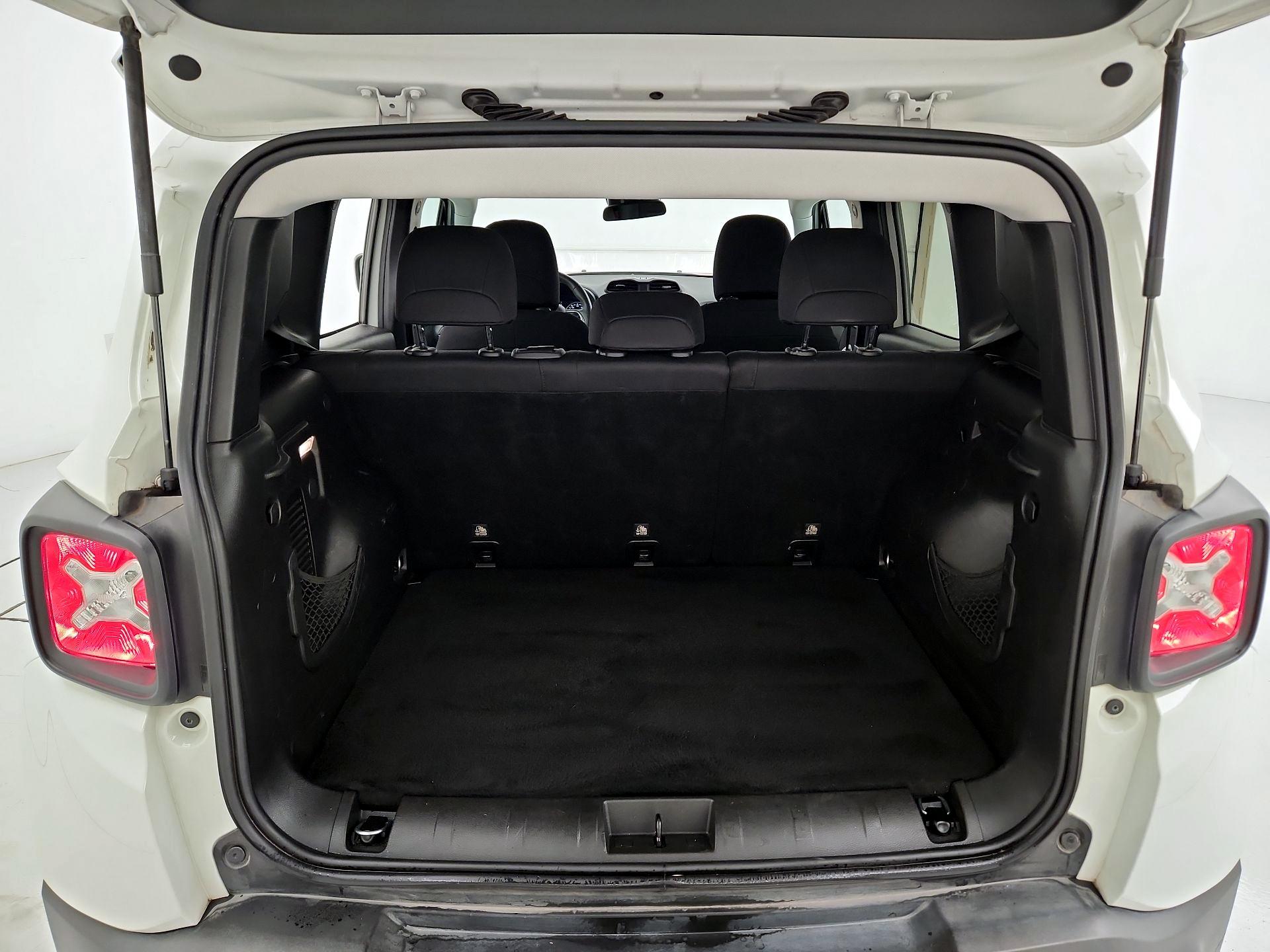 Thumbnail: 2019 Jeep Renegade - 20