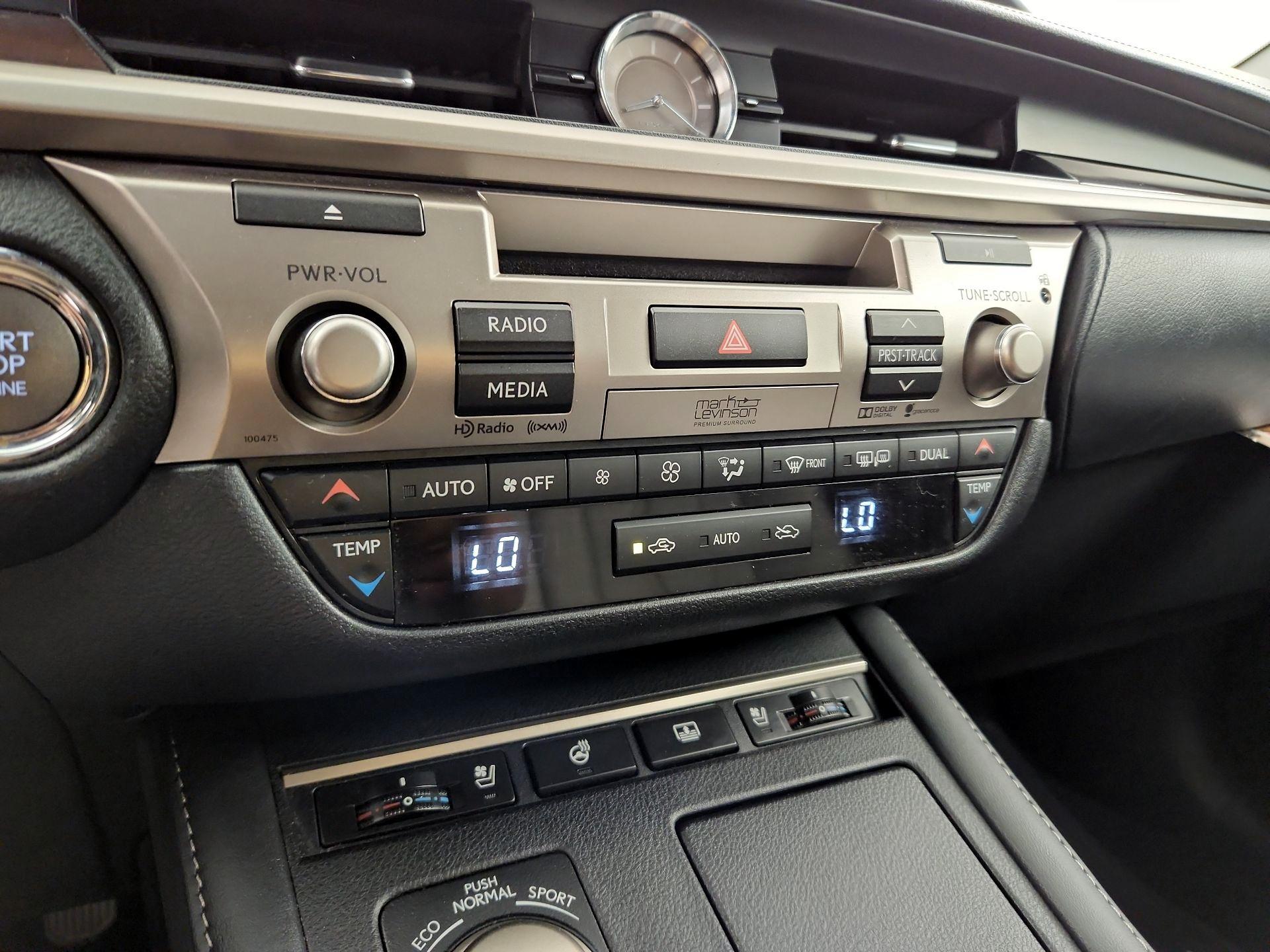 Thumbnail: 2016 Lexus ES - 17