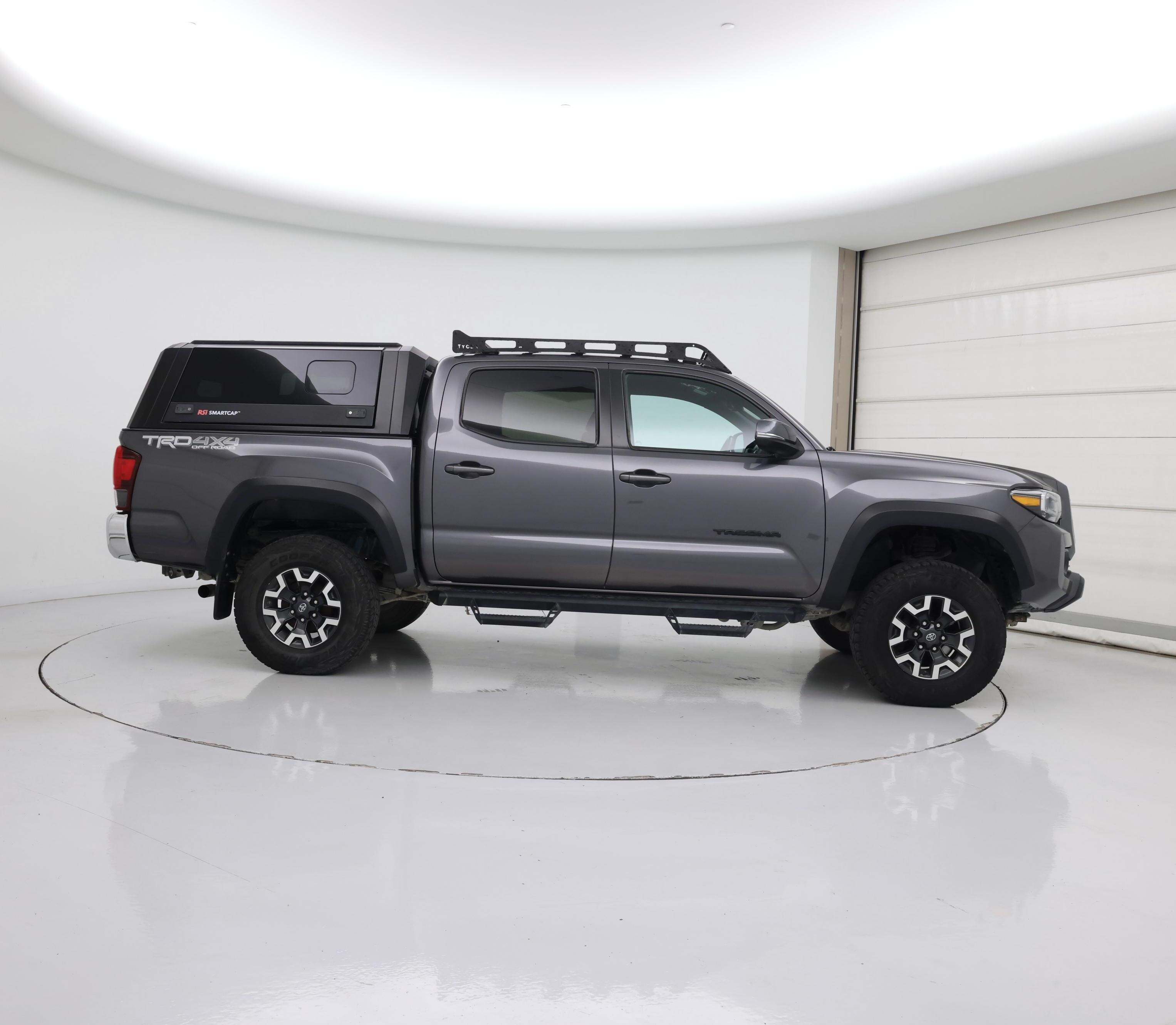 Thumbnail: 2021 Toyota Tacoma - 7