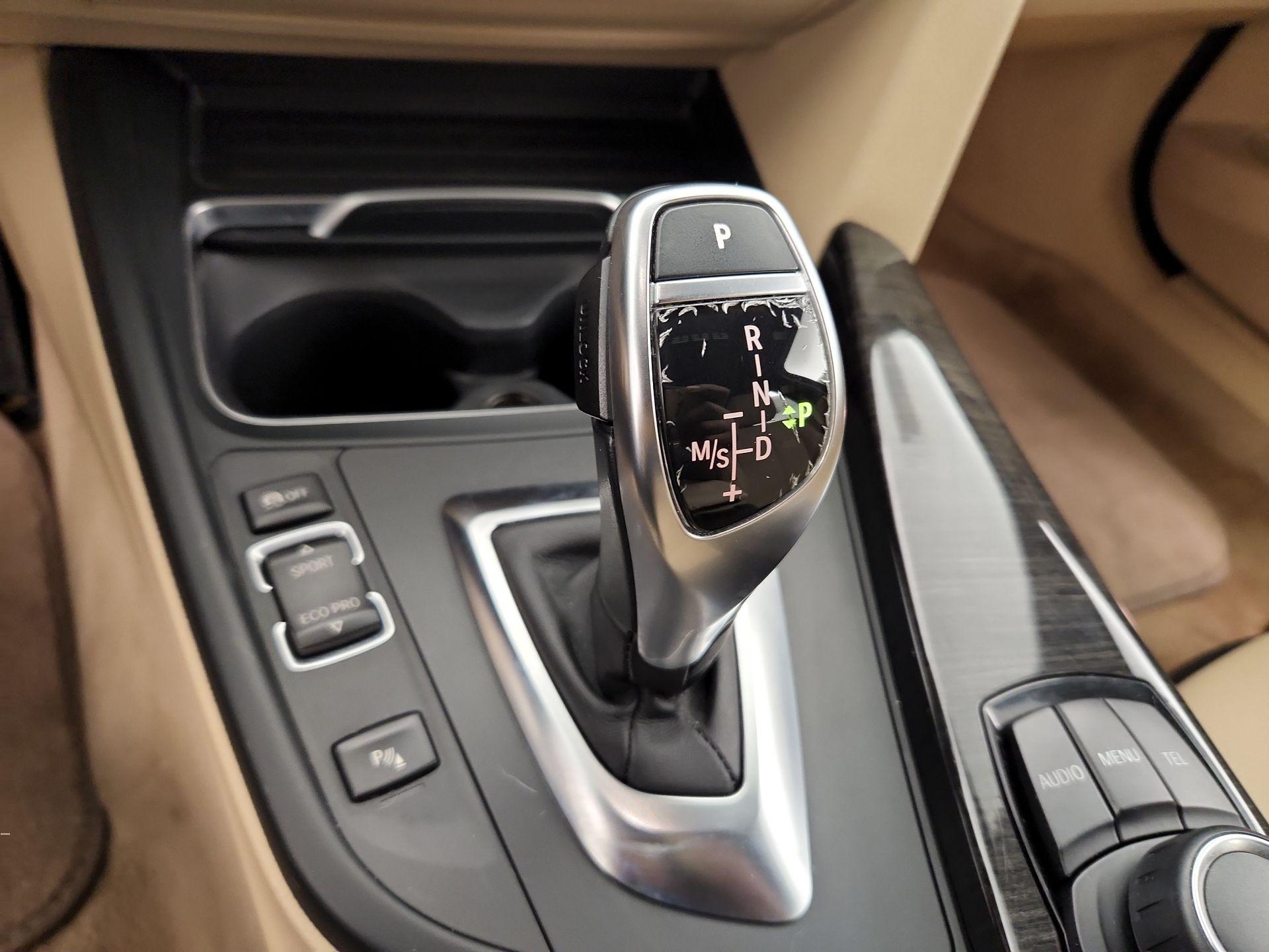 Thumbnail: 2016 BMW 3 Series - 17