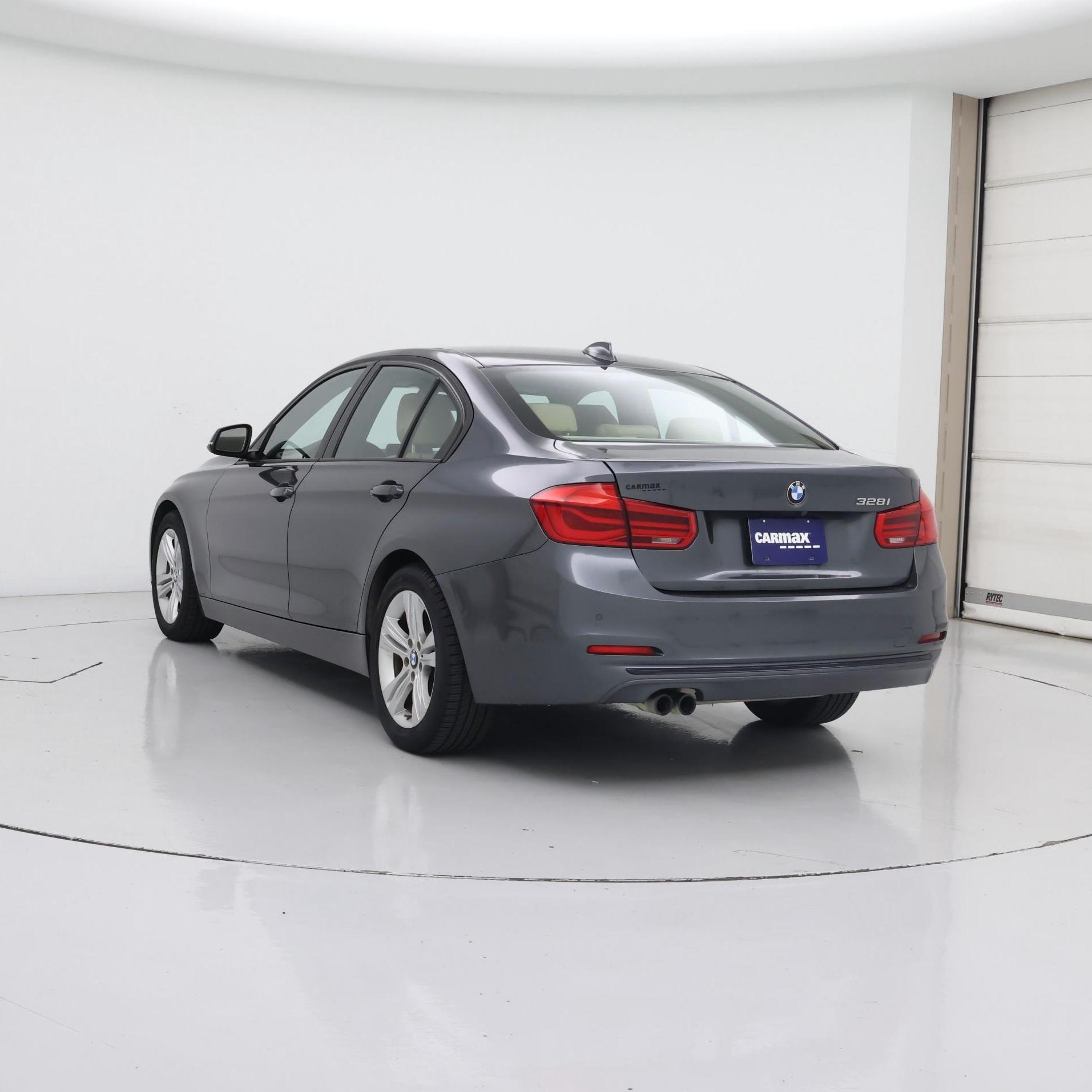 Thumbnail: 2016 BMW 3 Series - 2