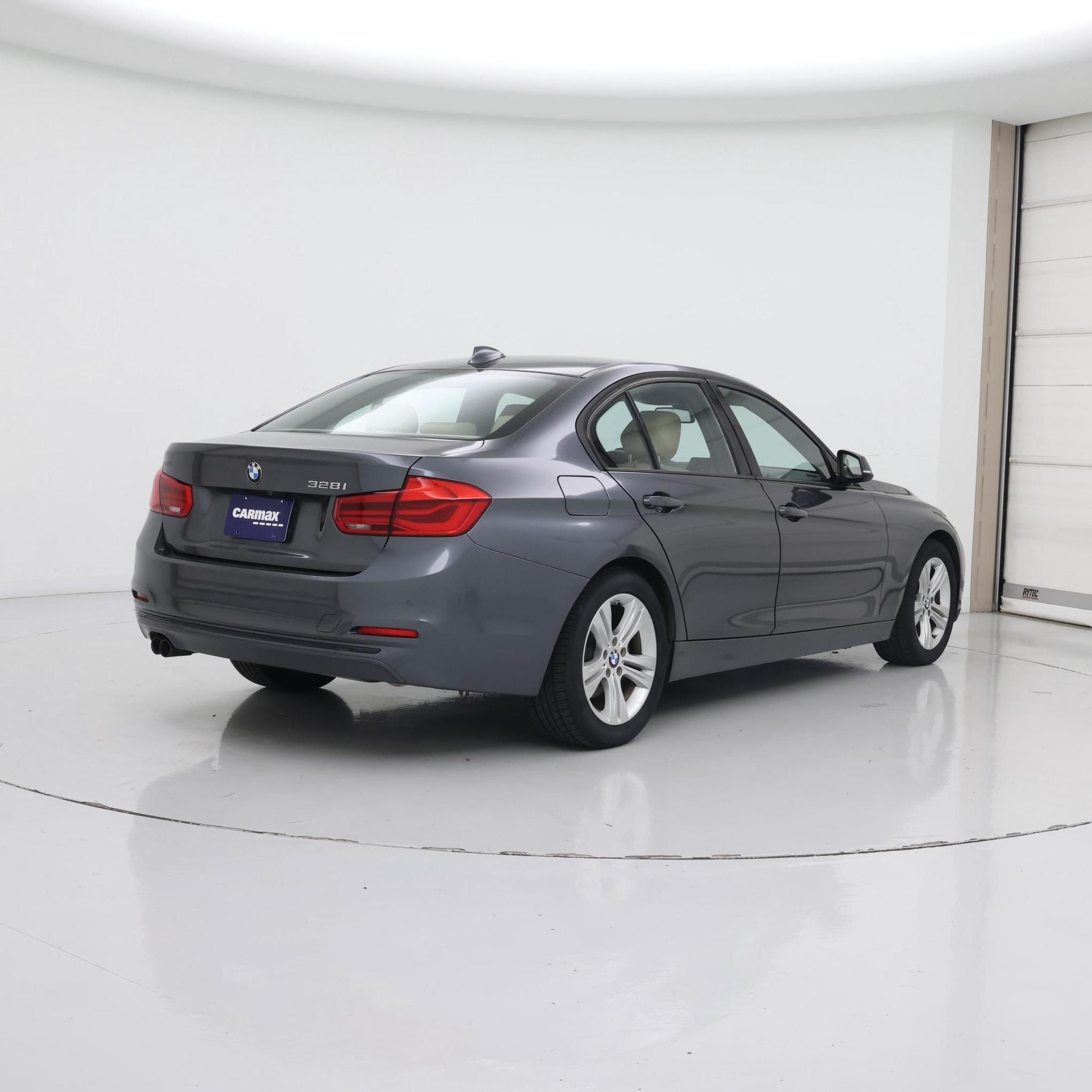 Thumbnail: 2016 BMW 3 Series - 8