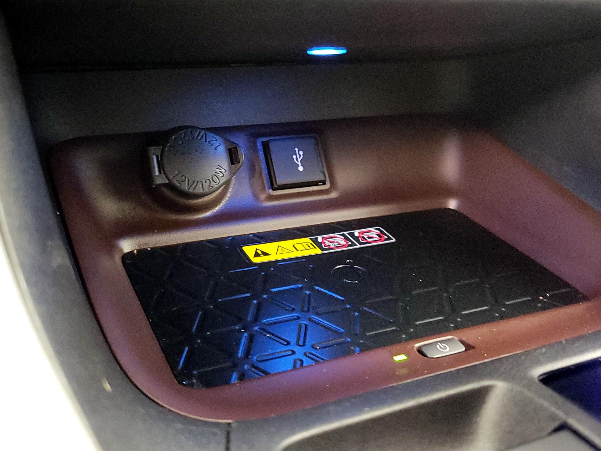 Thumbnail: 2022 Toyota RAV4 - 19