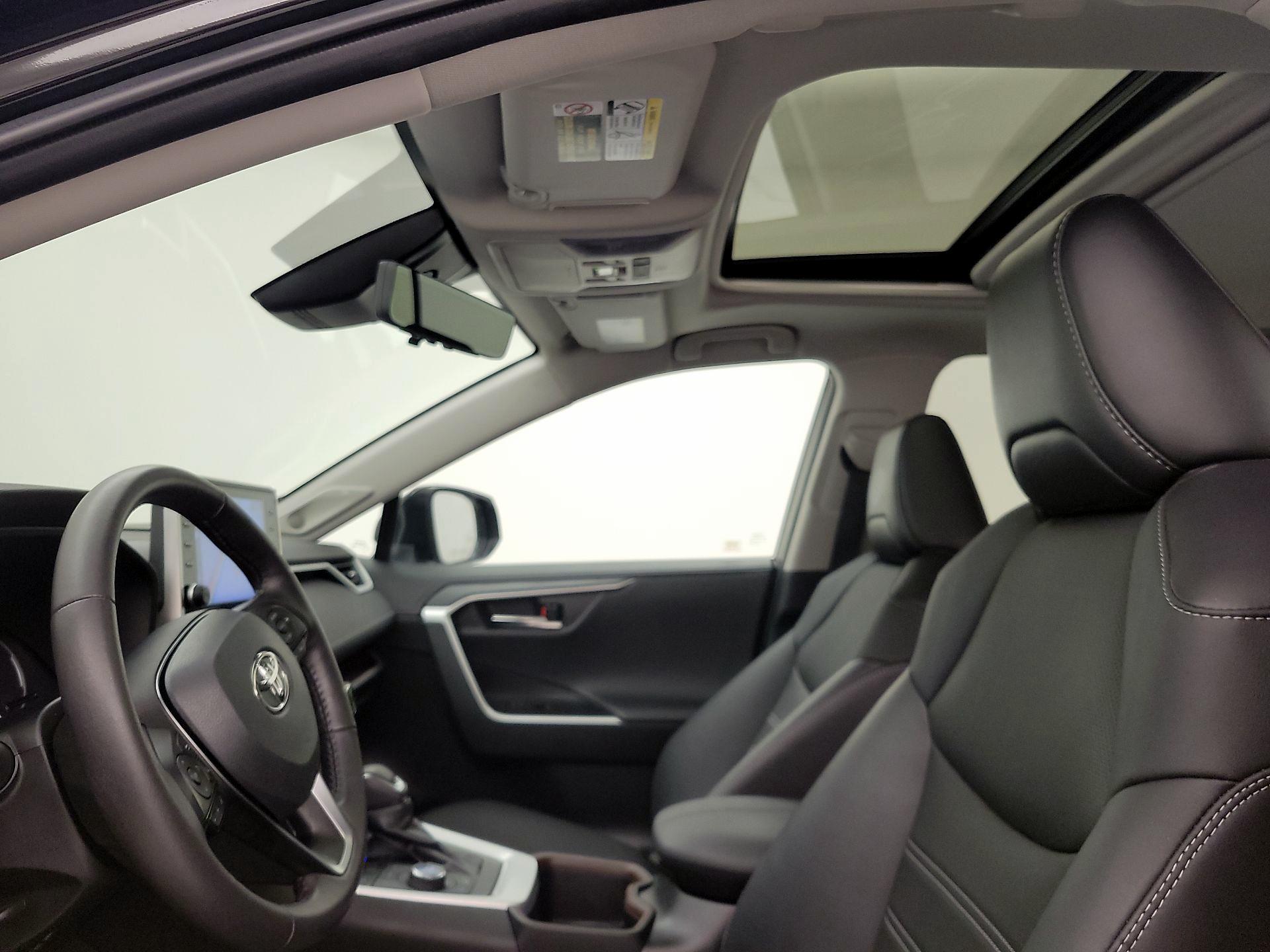Thumbnail: 2022 Toyota RAV4 - 20