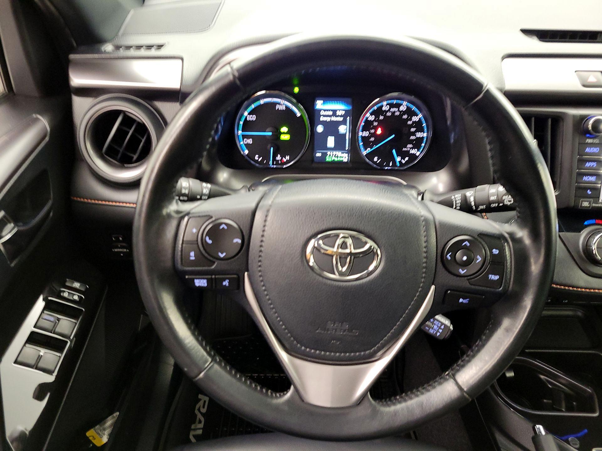 Thumbnail: 2017 Toyota RAV4 - 10