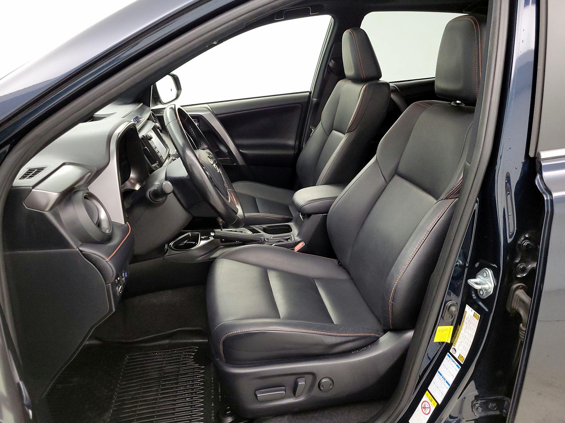 Thumbnail: 2017 Toyota RAV4 - 11