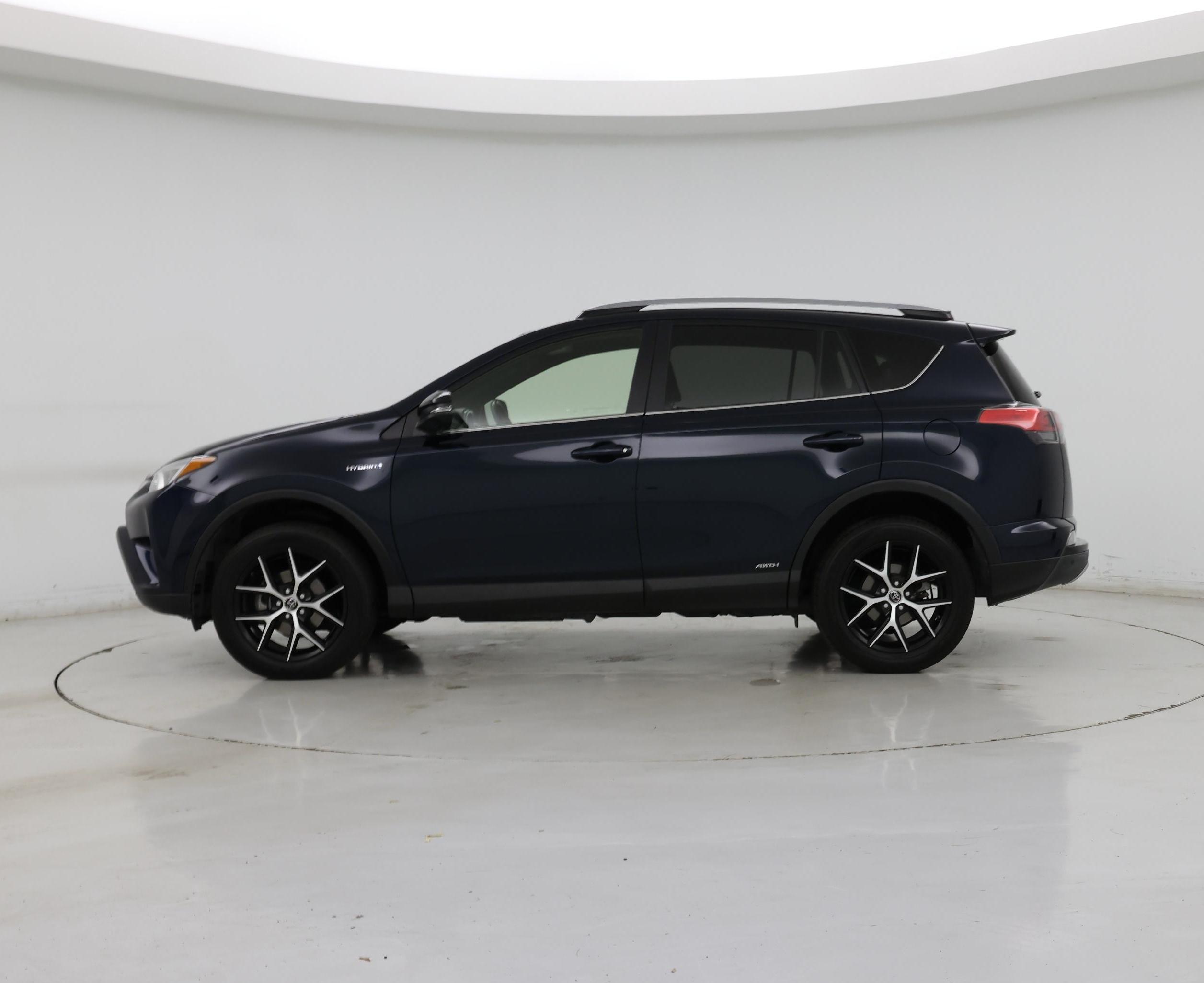 Thumbnail: 2017 Toyota RAV4 - 3