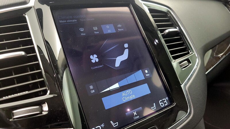 2016 Volvo XC90 T6 Momentum 17