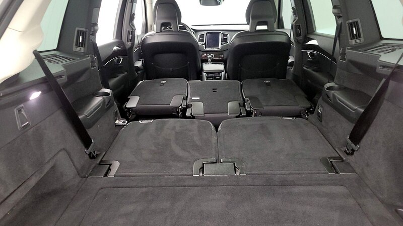2016 Volvo XC90 T6 Momentum 24