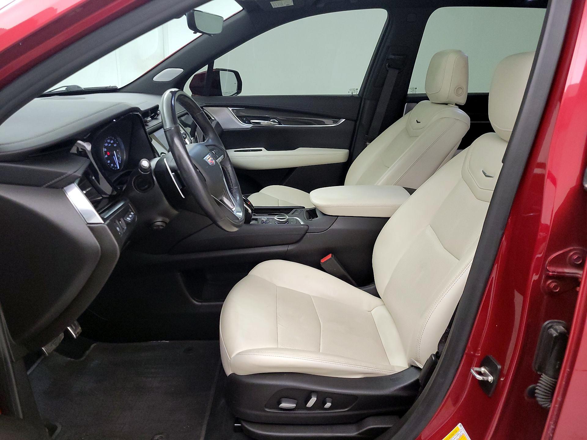 Thumbnail: 2021 Cadillac XT6 - 11