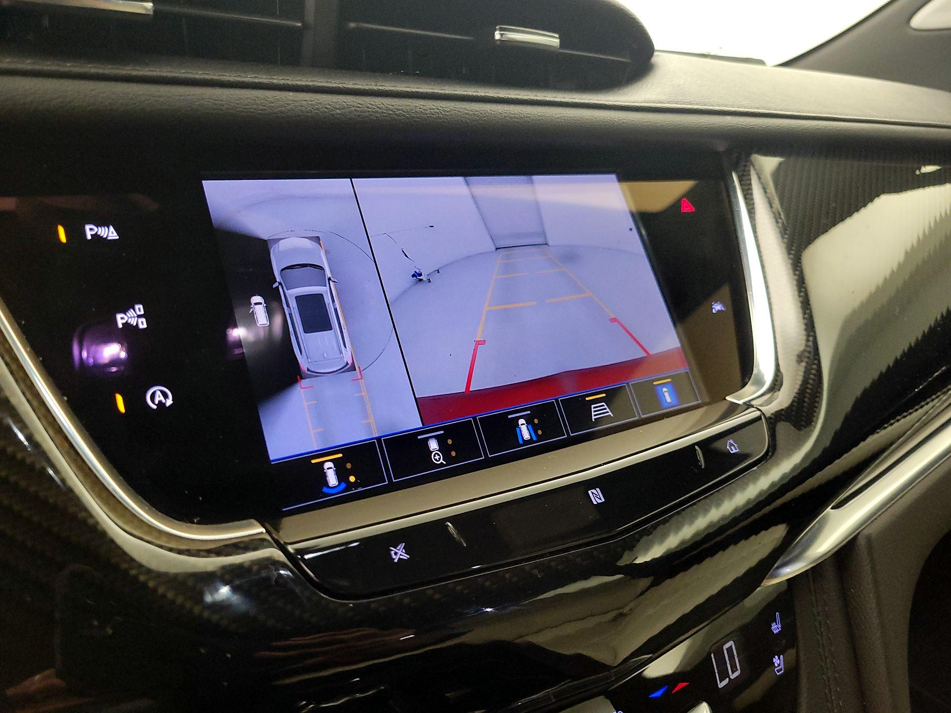 Thumbnail: 2021 Cadillac XT6 - 15