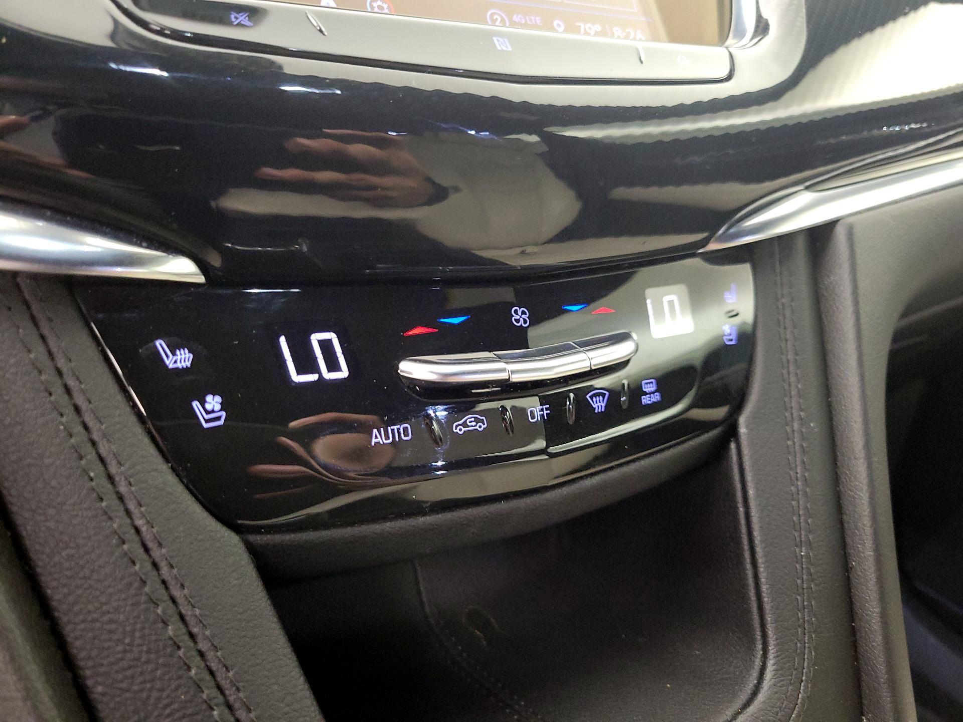 Thumbnail: 2021 Cadillac XT6 - 17