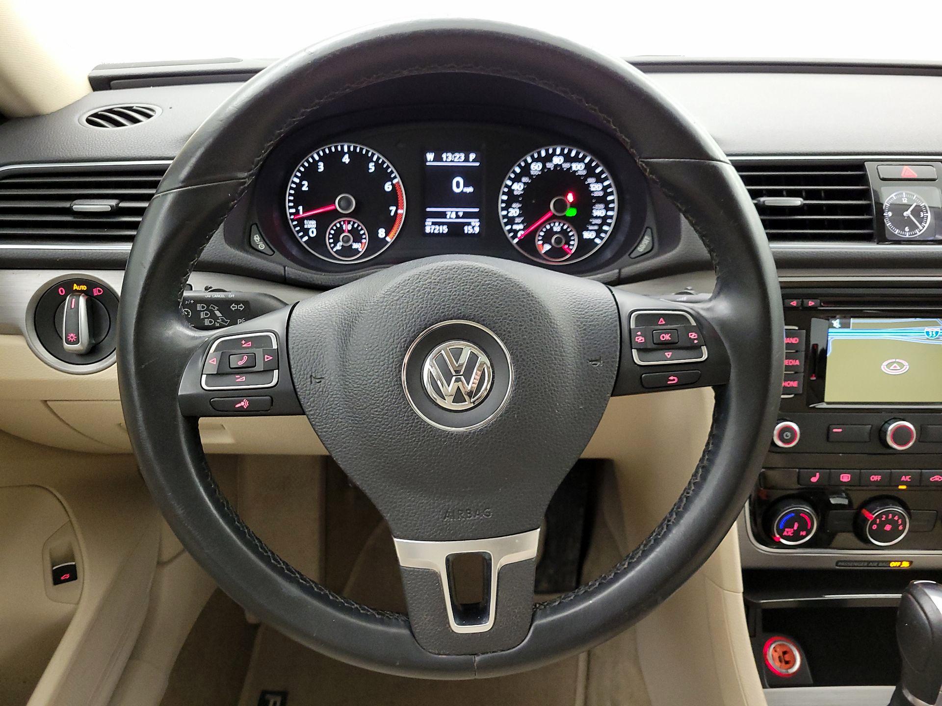 Thumbnail: 2014 Volkswagen Passat - 10