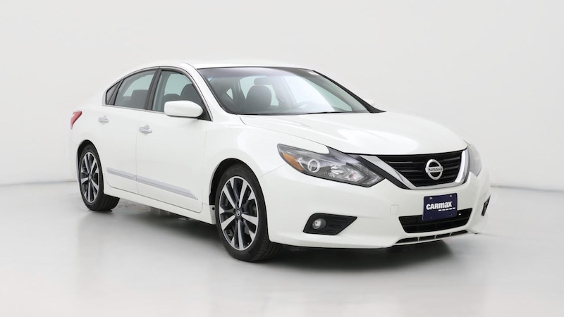 2016 Nissan Altima SR Hero Image