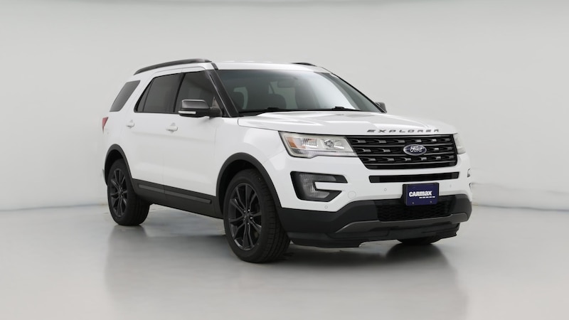 2017 Ford Explorer XLT Hero Image