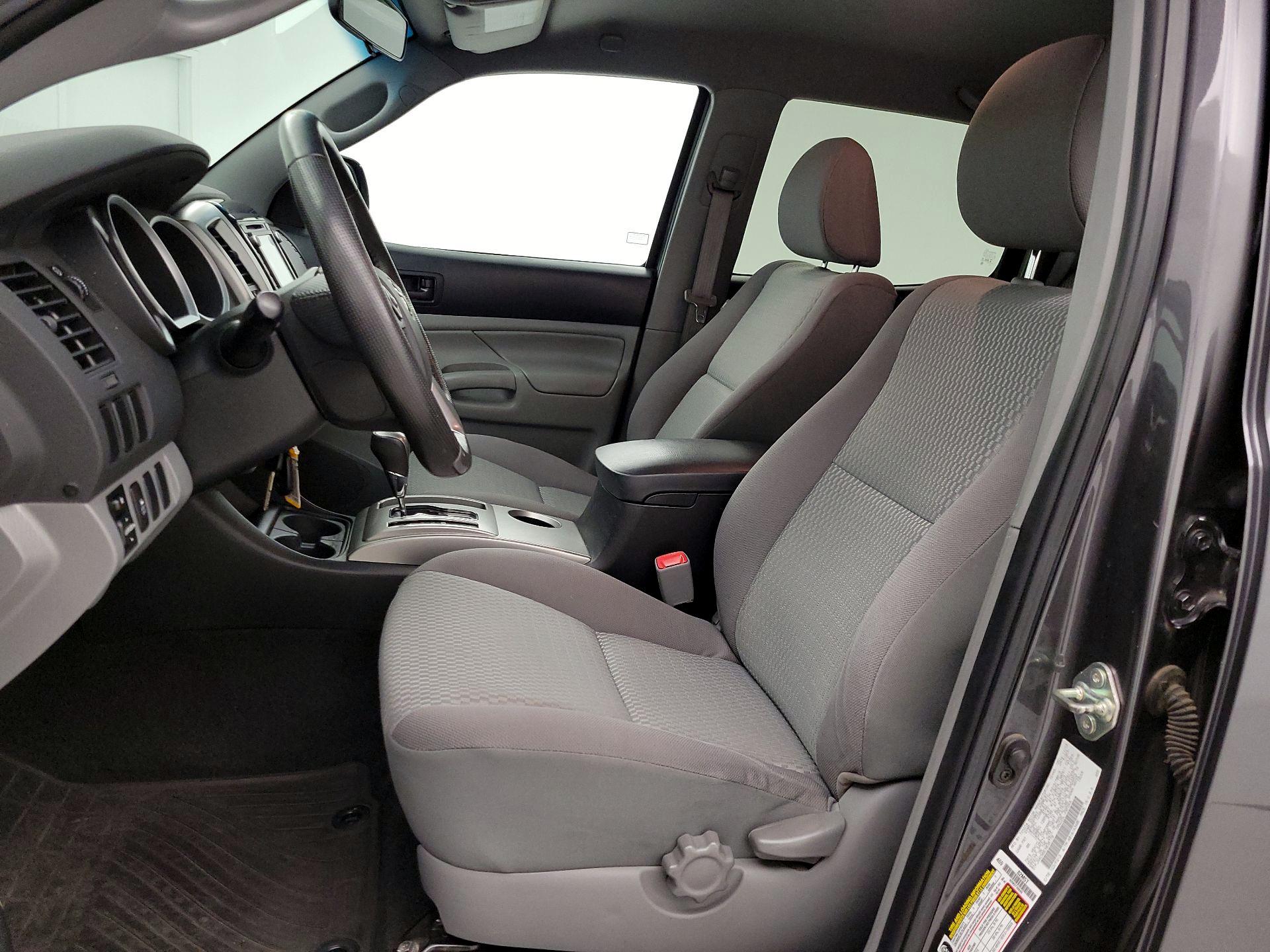 Thumbnail: 2014 Toyota Tacoma - 11