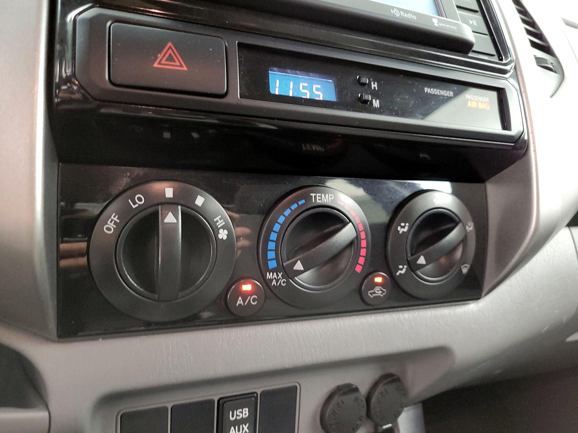 Thumbnail: 2014 Toyota Tacoma - 16