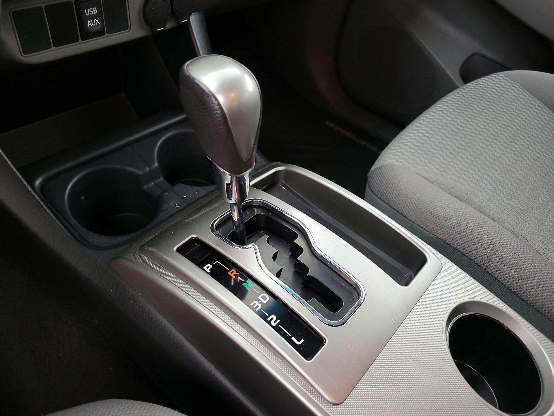 Thumbnail: 2014 Toyota Tacoma - 17