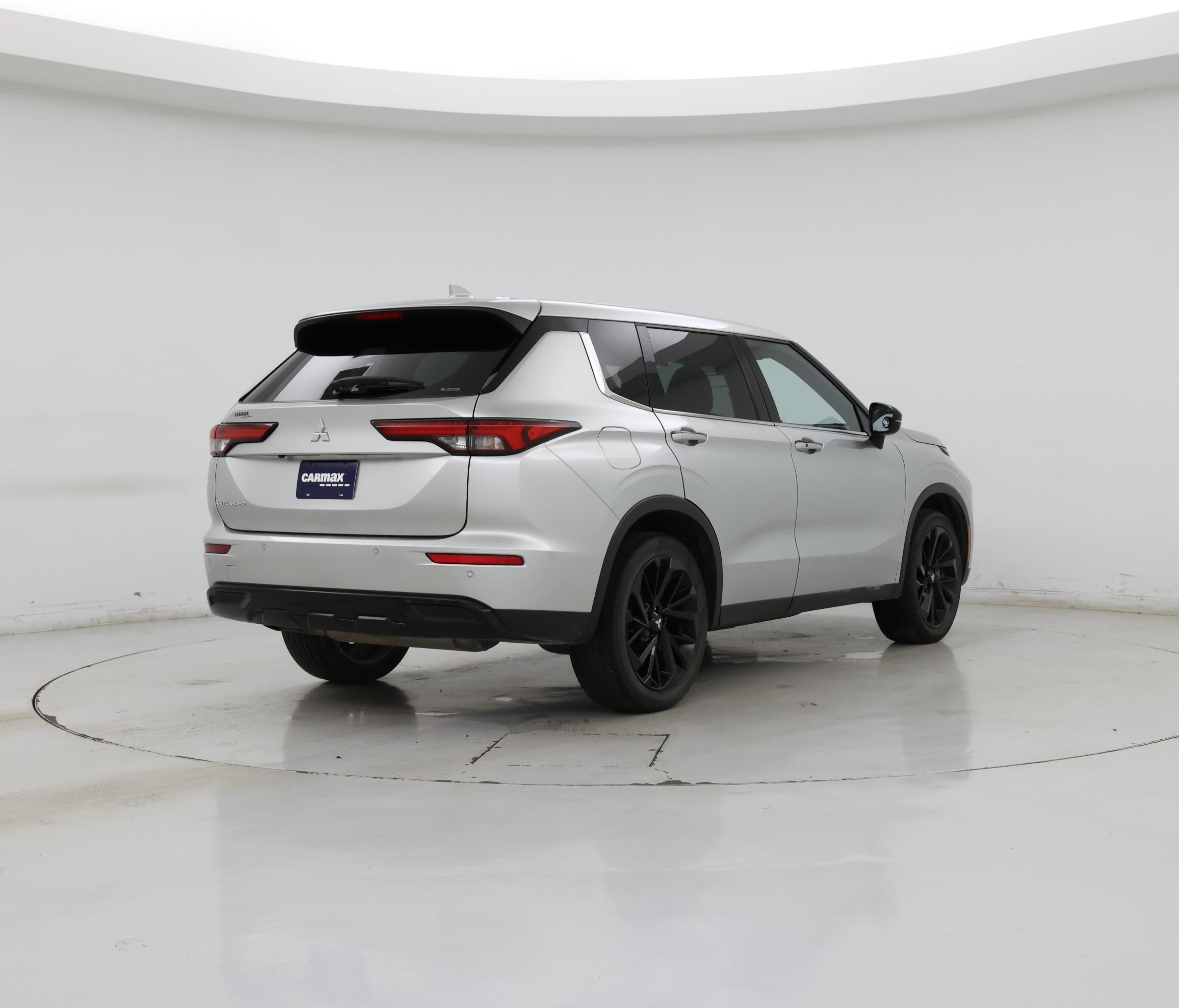 Thumbnail: 2022 Mitsubishi Outlander - 8