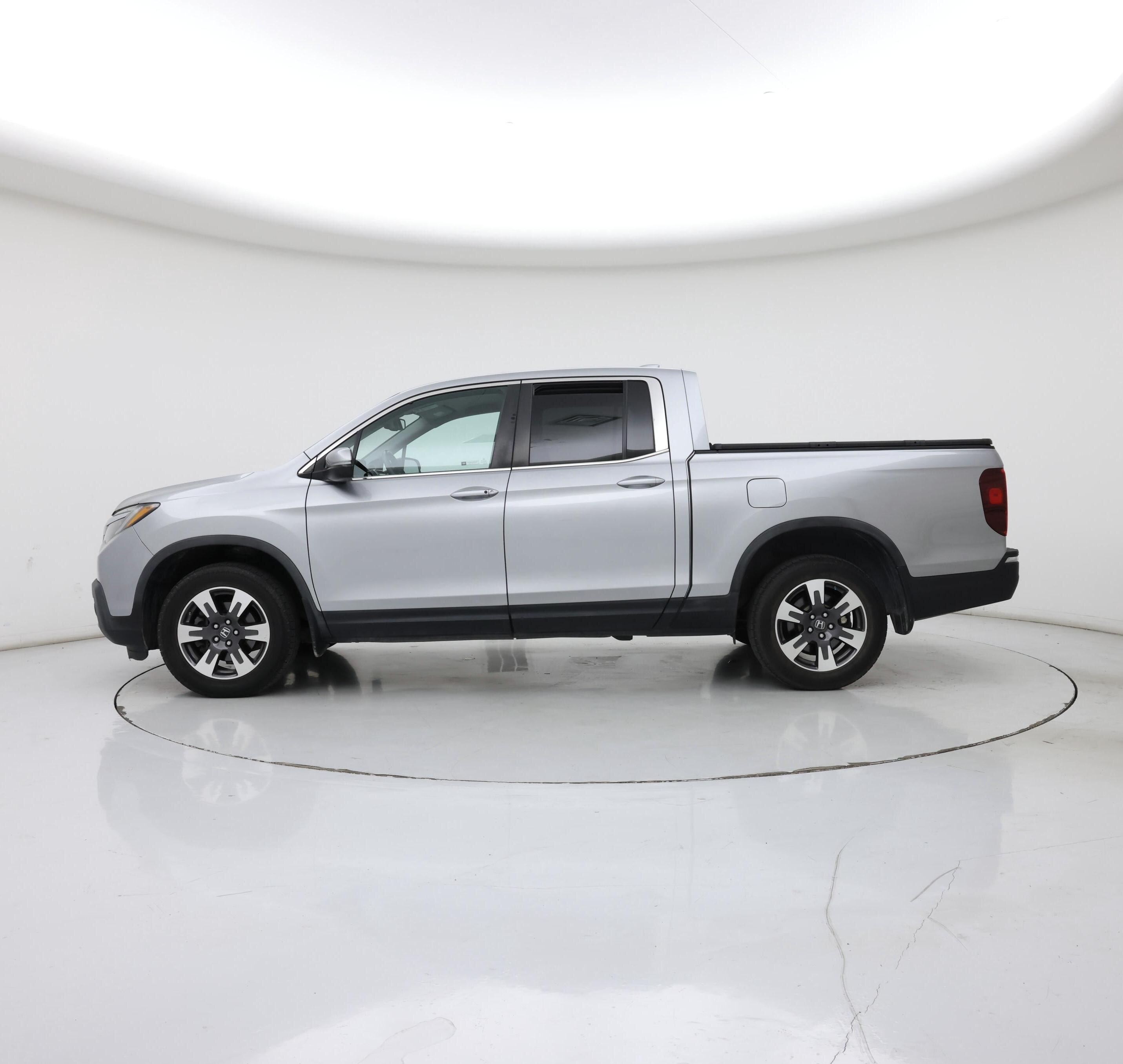Thumbnail: 2017 Honda Ridgeline - 3