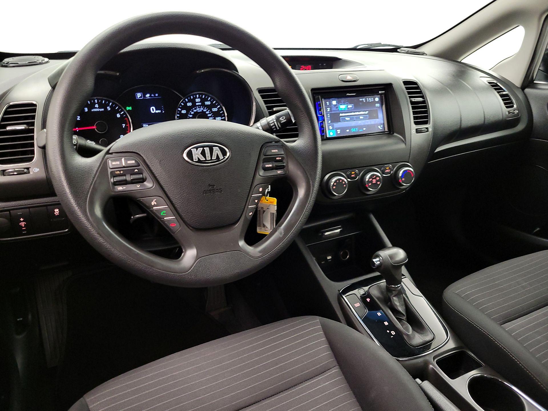 Thumbnail: 2017 Kia Forte - 9