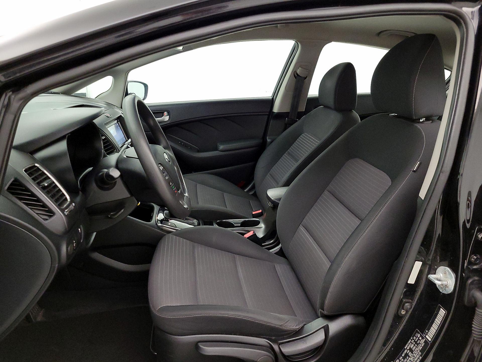 Thumbnail: 2017 Kia Forte - 11