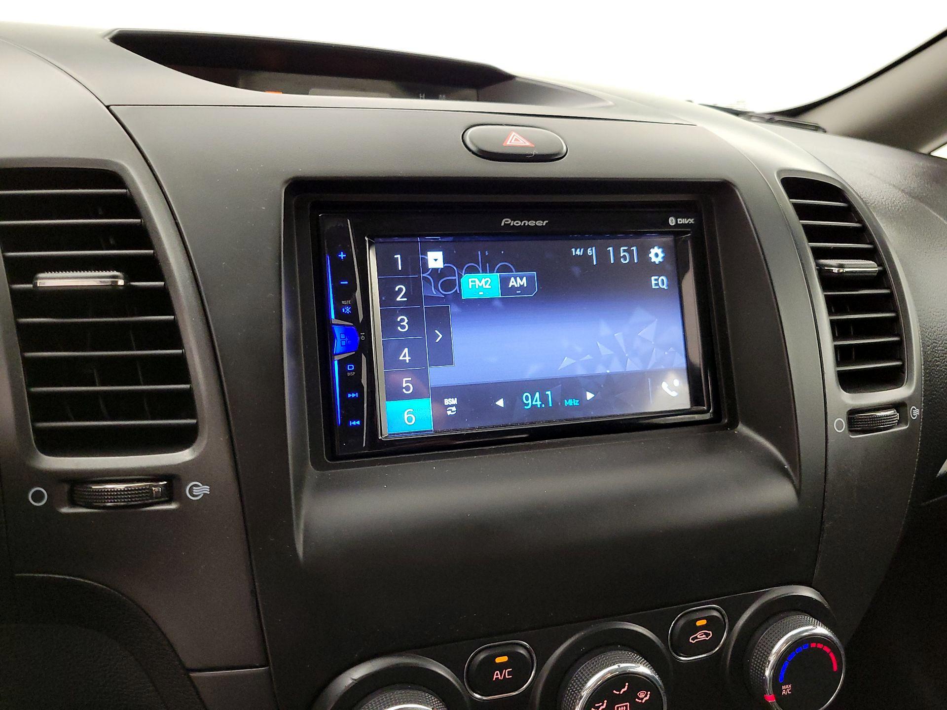 Thumbnail: 2017 Kia Forte - 14